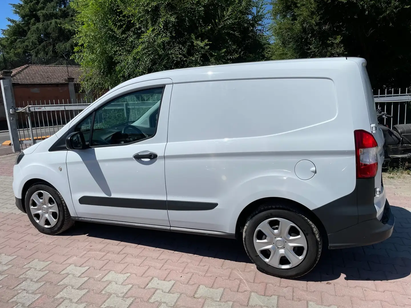 Ford Transit Courier Van 1500 TD Bianco - 2