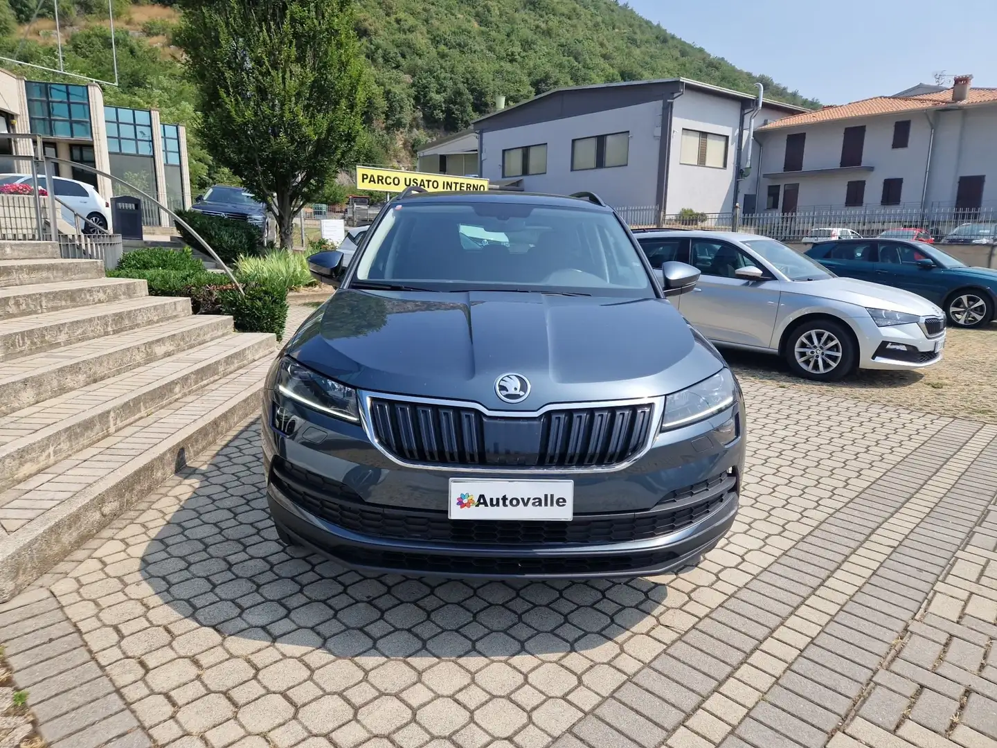Skoda Karoq 2.0 TDI EVO SCR 115 CV Executive Grigio - 2