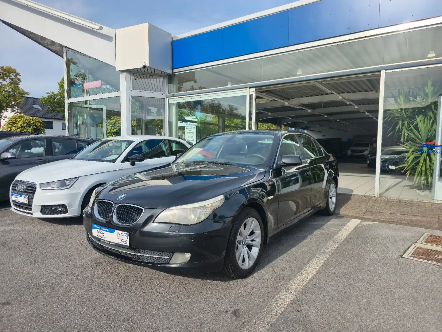 BMW 520 d Lim. Navigation Schiebedach Schwarz - 1