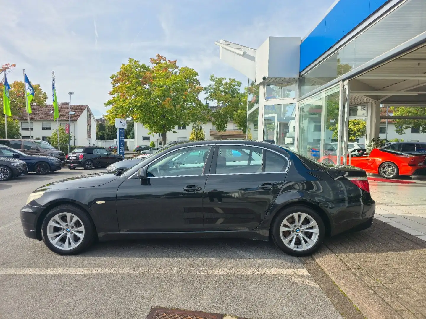 BMW 520 d Lim. Navigation Schiebedach Schwarz - 2