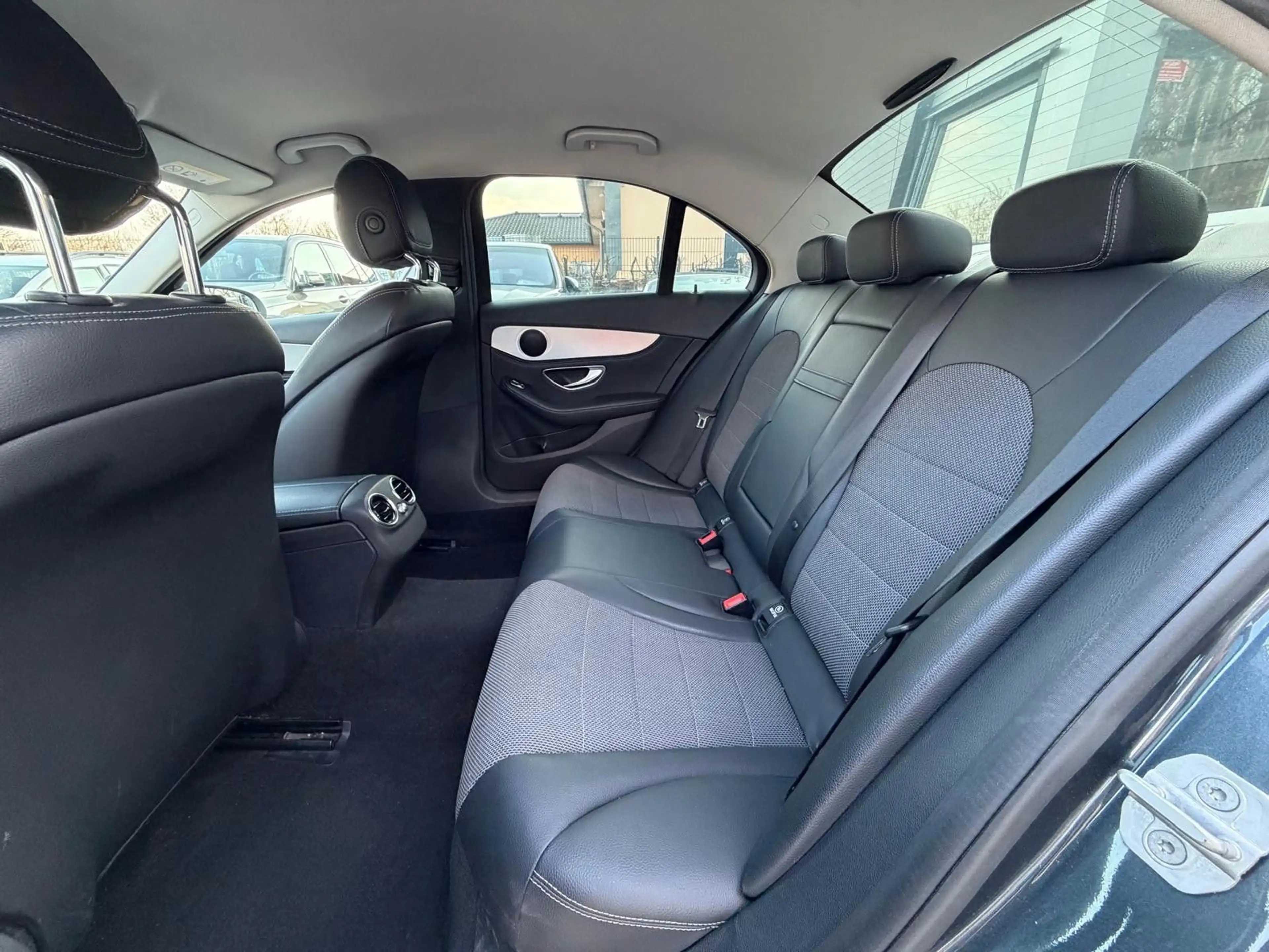 Mercedes-Benz C 200 Limousine Navi*Tempo*SitzHz. — photo 8