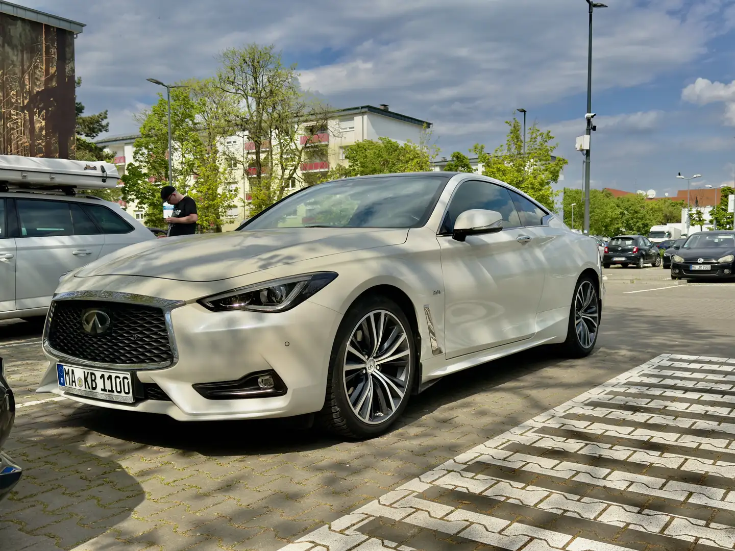 Infiniti Q60 2.0 Benzin Coupé - Neue Batterien Tüv / Tausch - 1