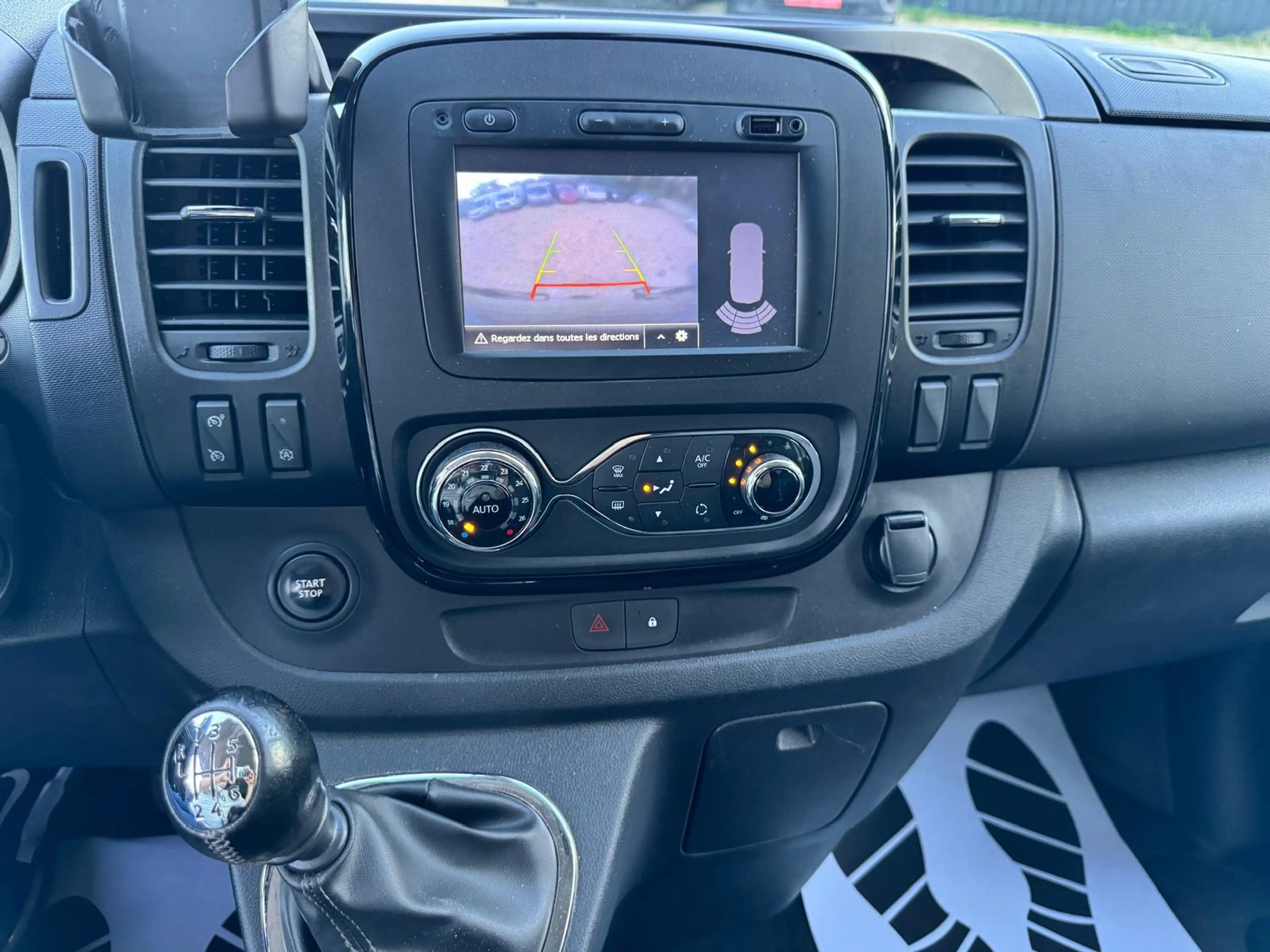 Opel Vivaro 1.6 CDTi/Etat neuf/Utilitaire 5 places/Double cabine/Euro6b/Garantie 1an — photo 10