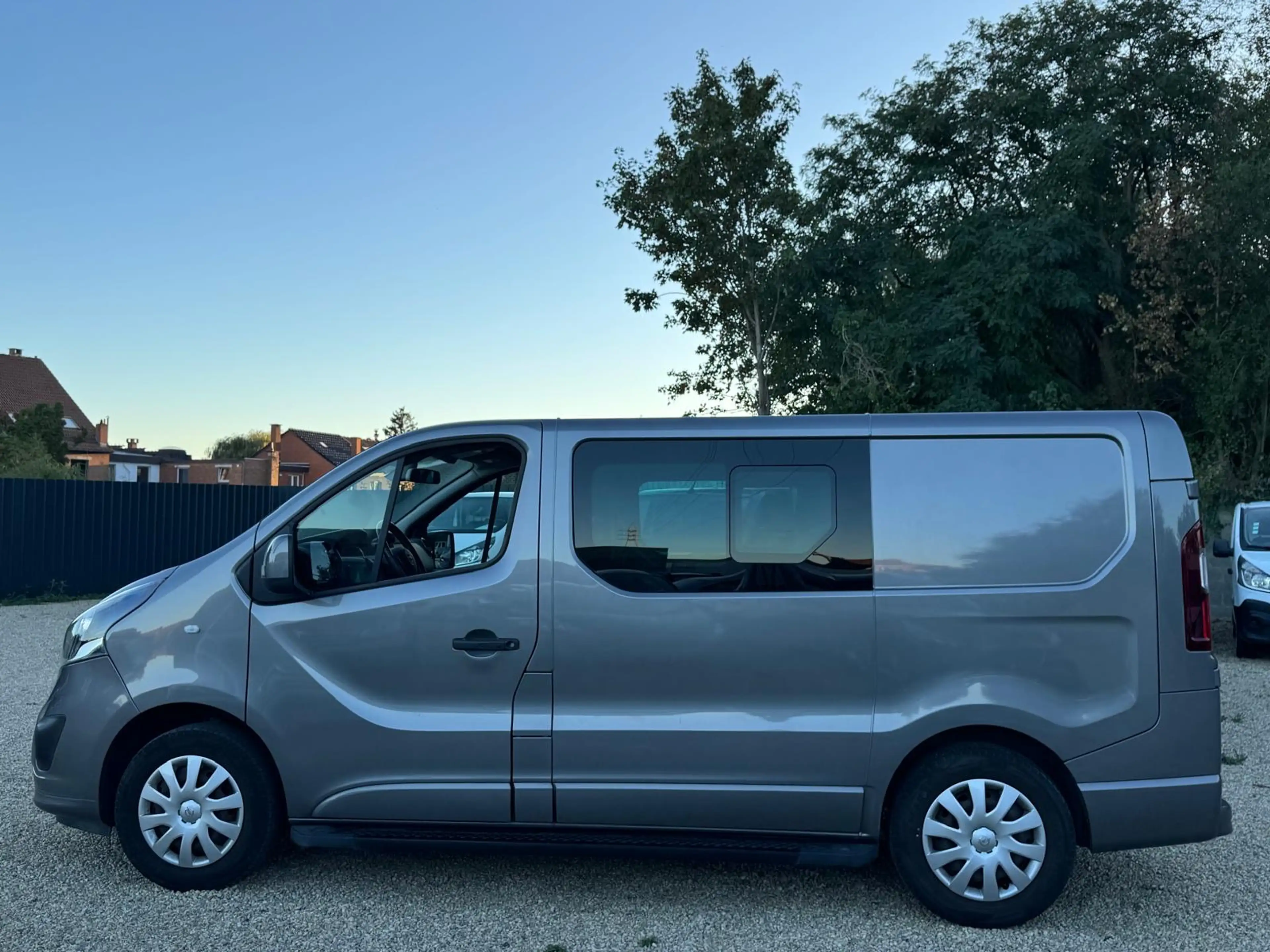 Opel Vivaro 1.6 CDTi/Etat neuf/Utilitaire 5 places/Double cabine/Euro6b/Garantie 1an — photo 5