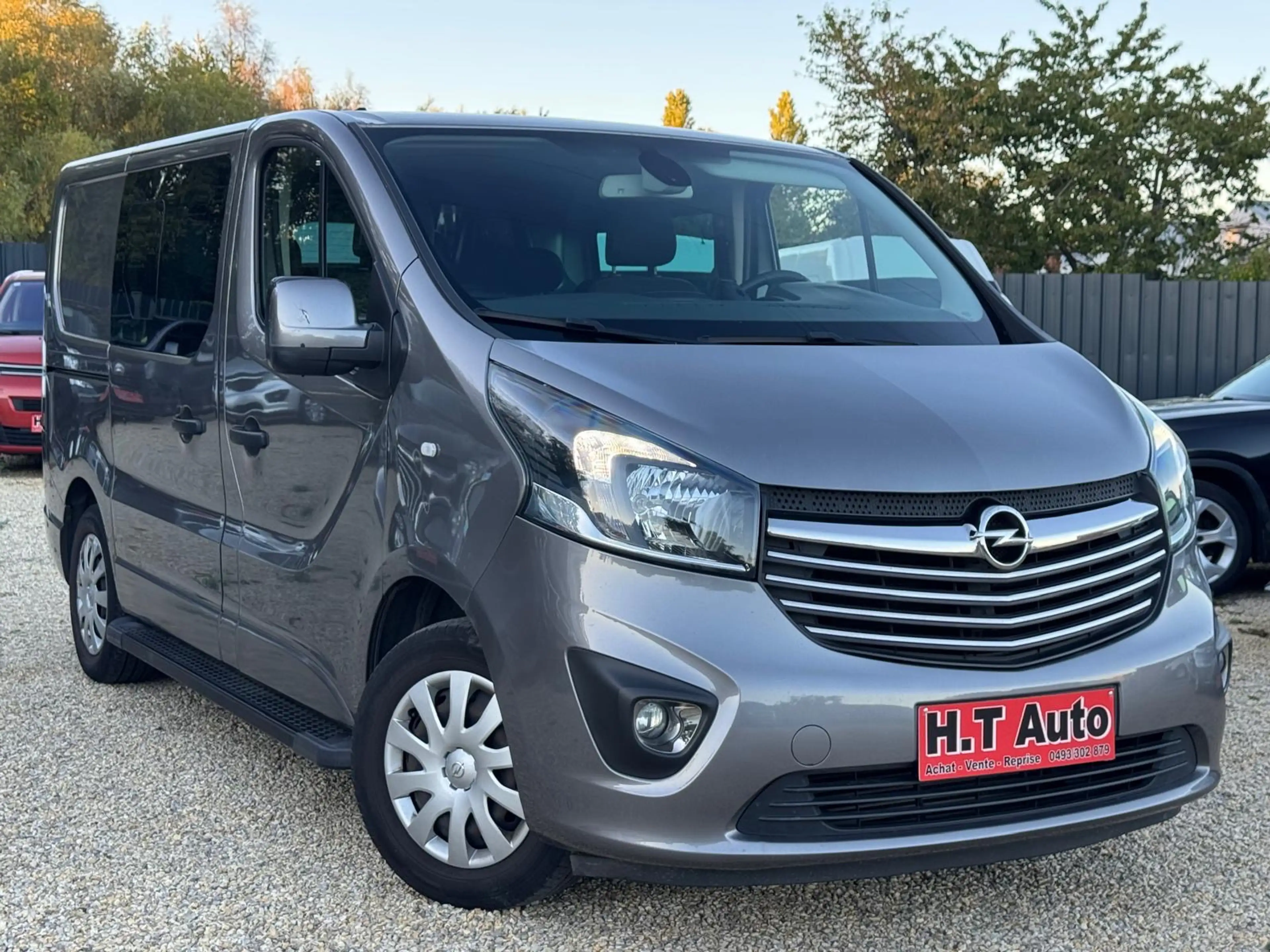 Opel Vivaro 1.6 CDTi/Etat neuf/Utilitaire 5 places/Double cabine/Euro6b/Garantie 1an — photo 2
