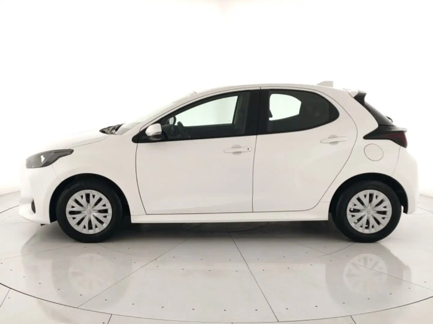 Toyota Yaris 1.0 Active Bianco - 2