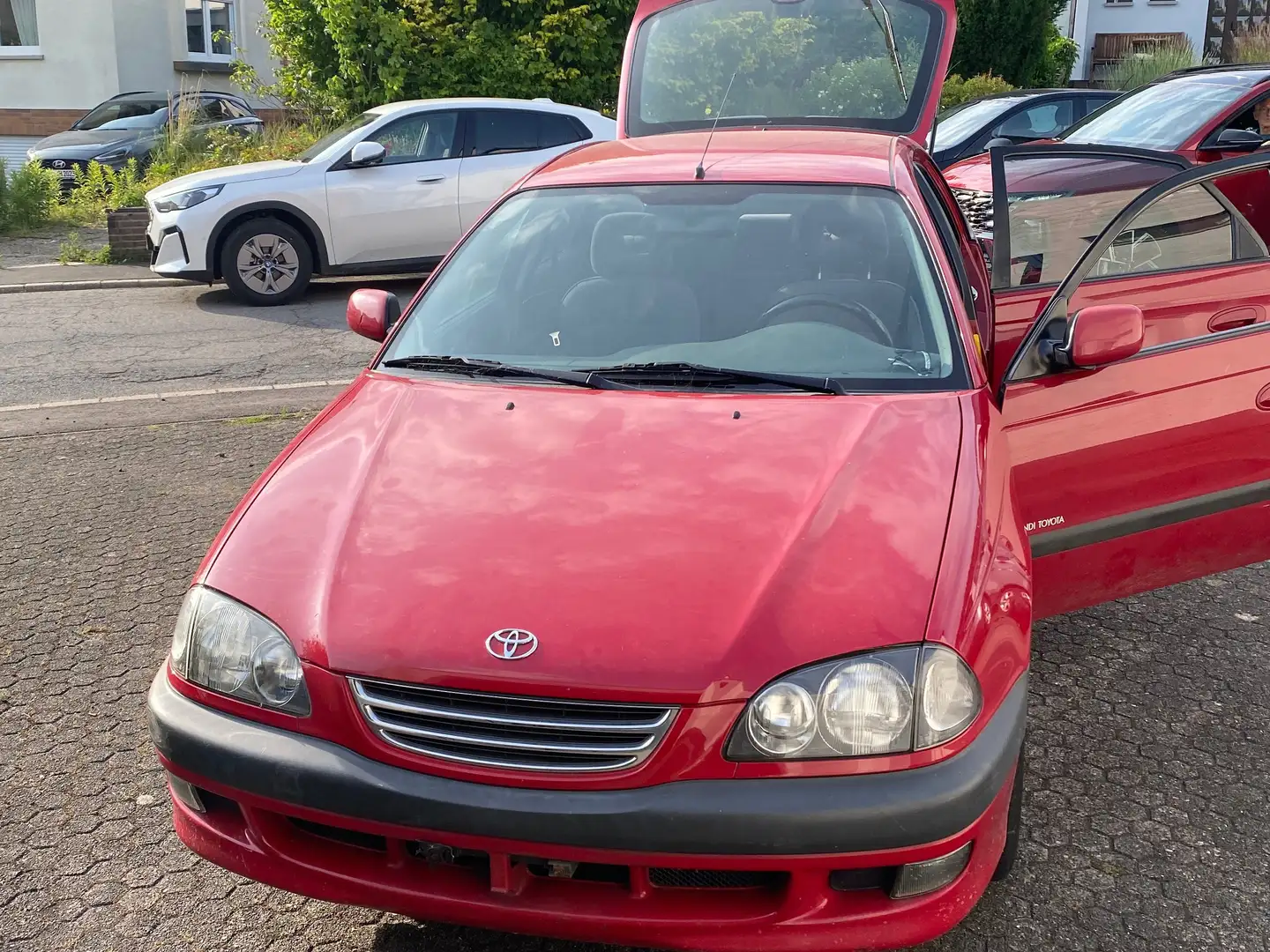 Toyota Avensis Avensis 1.8linea terra Rot - 1