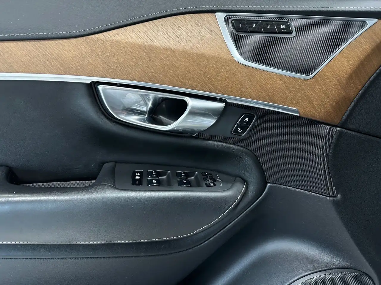 Volvo XC90 снимка Volvo XC90