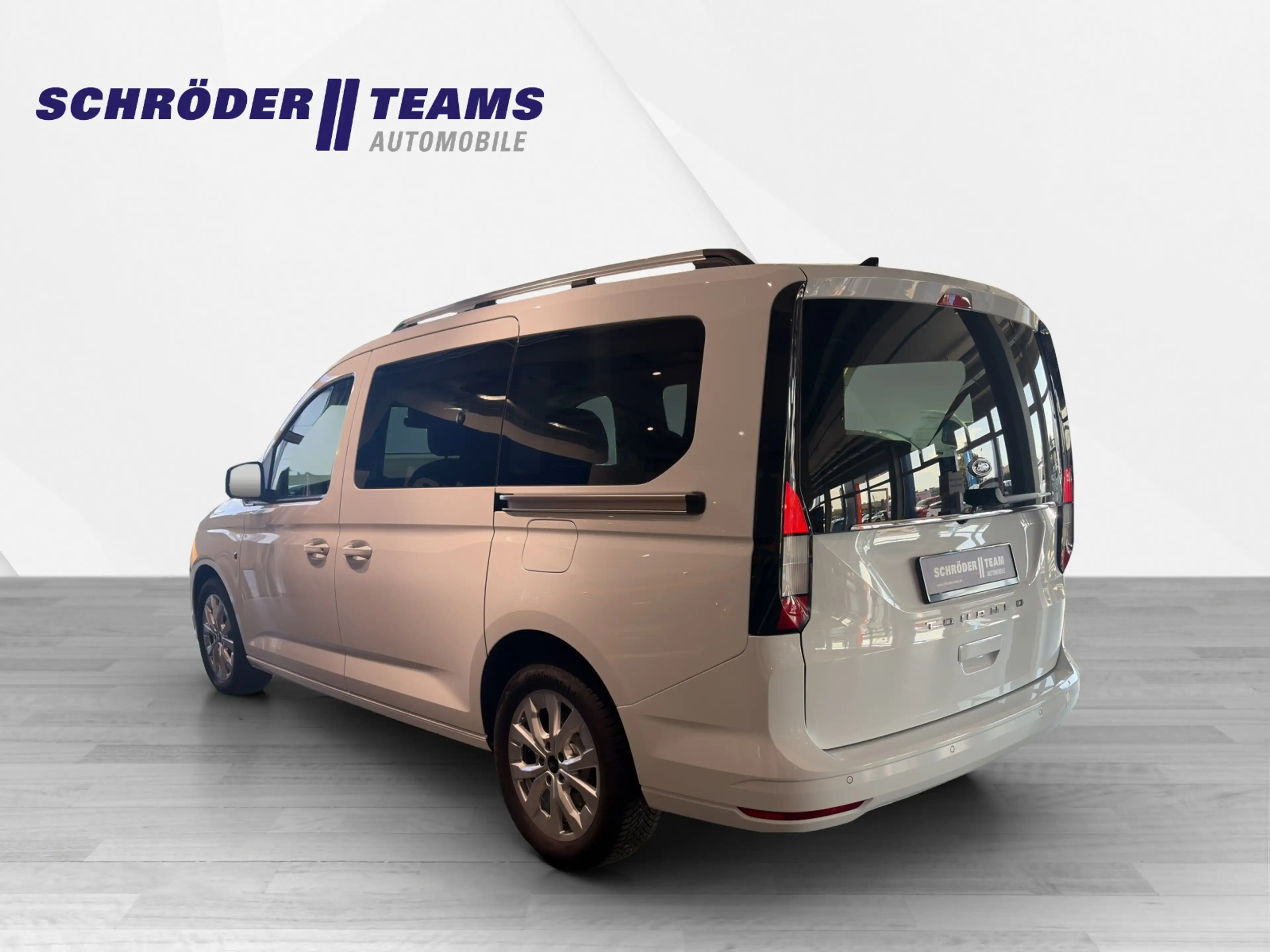 Ford Grand Tourneo Connect (CFJ)(2022->) Titanium — photo 4