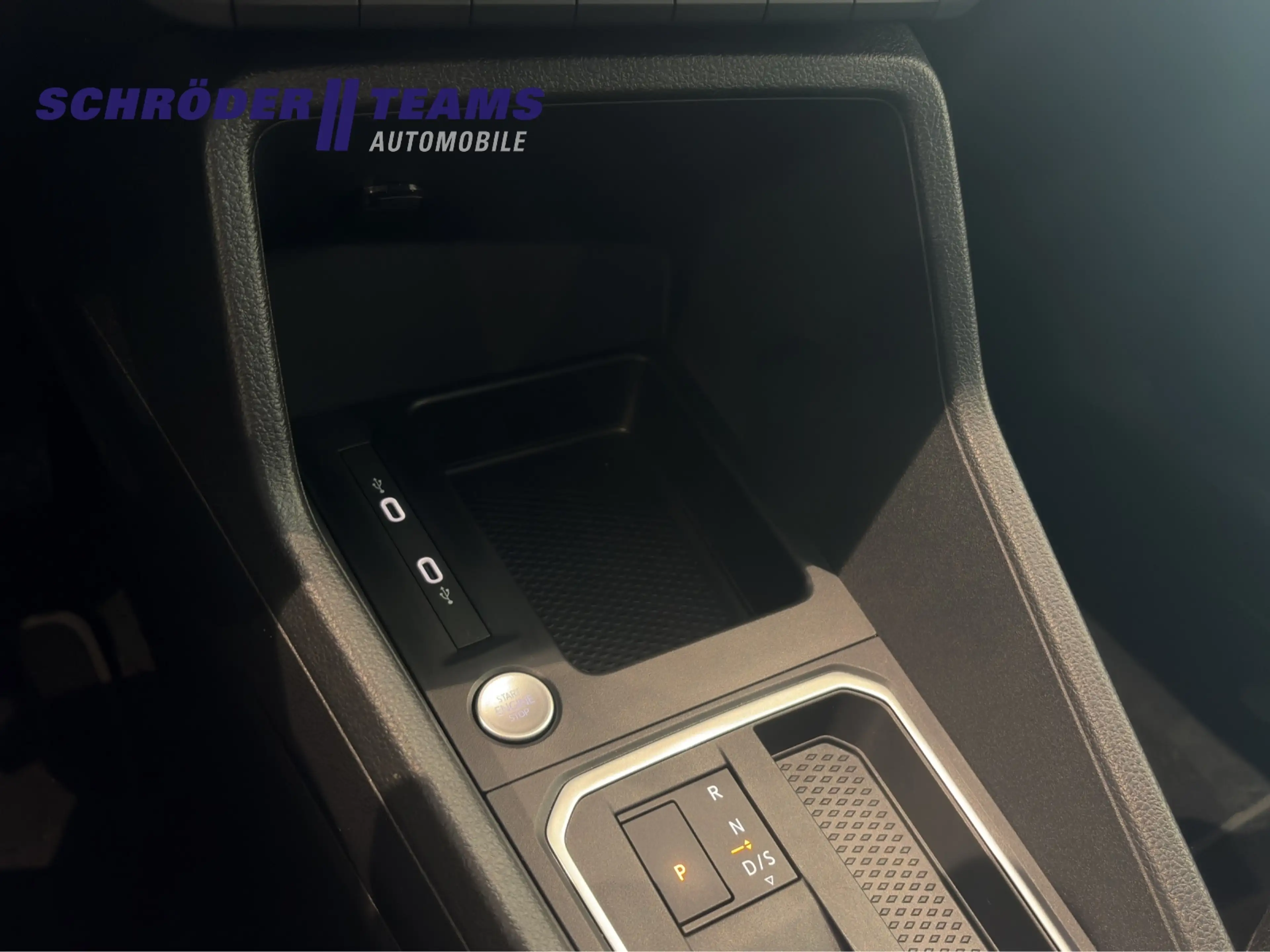 Ford Grand Tourneo Connect (CFJ)(2022->) Titanium — photo 13