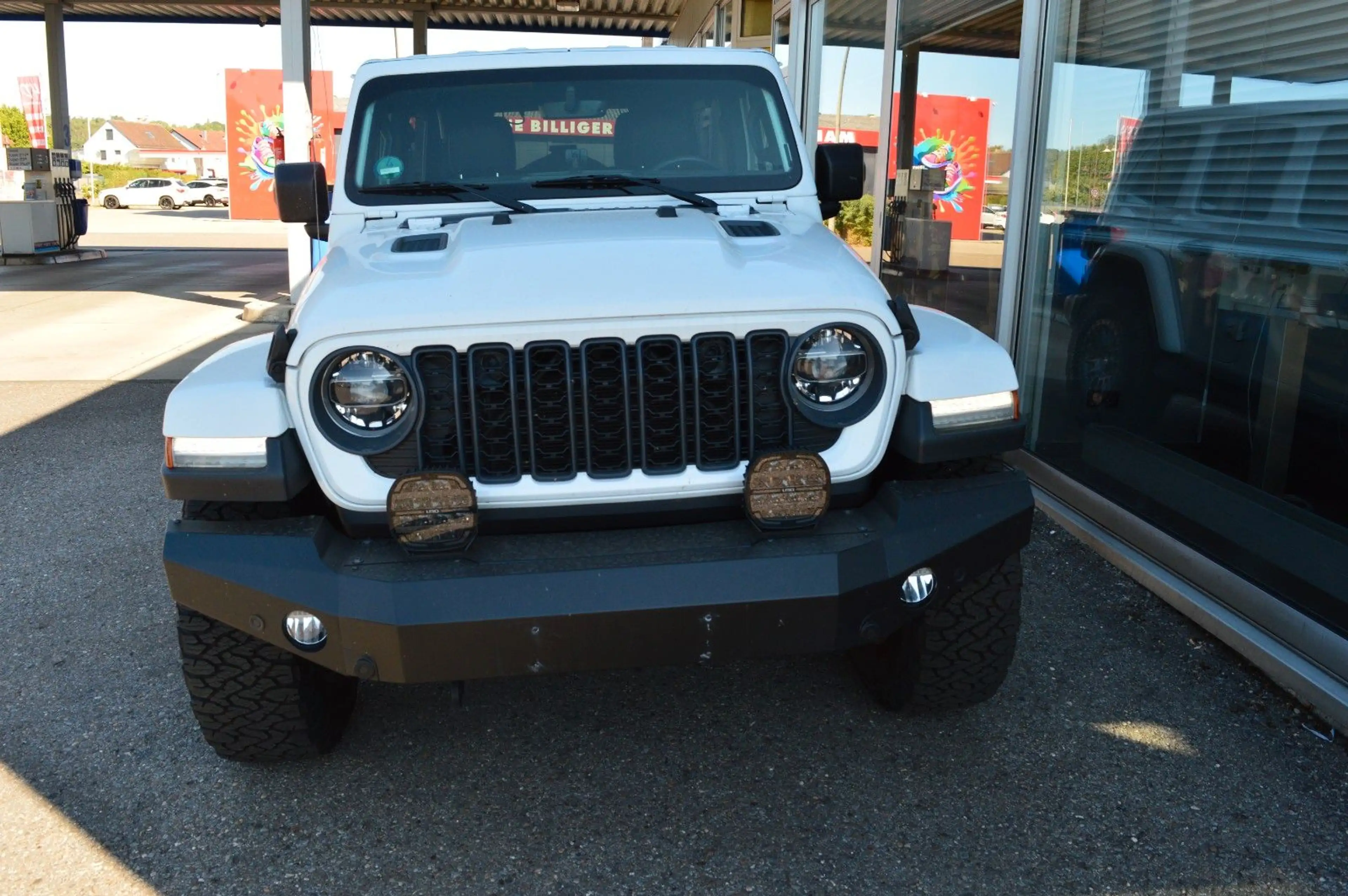Jeep Wrangler / Wrangler Unlimited Sahara — photo 2