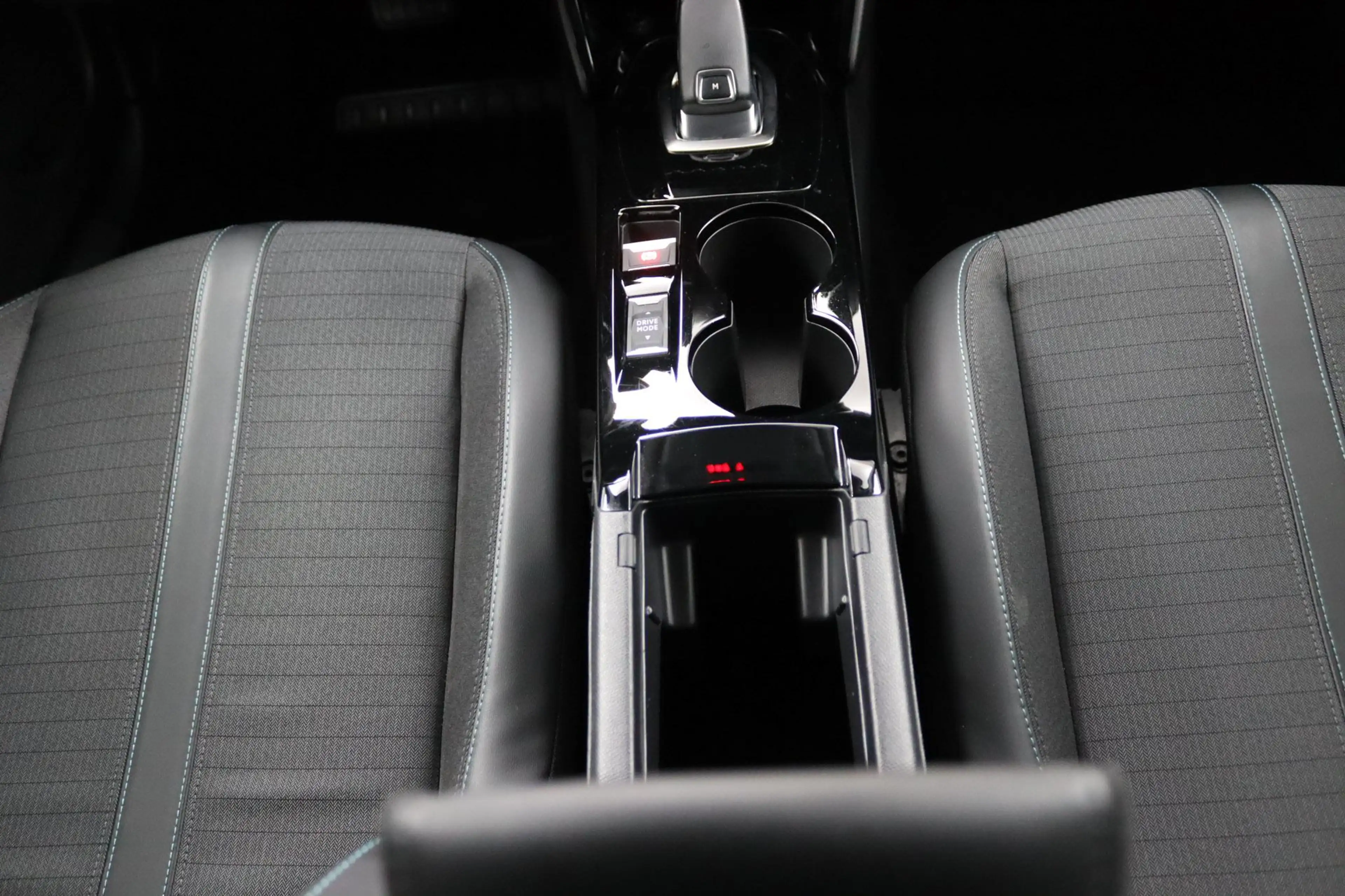 Peugeot 2008 1.2 PureTech Allure*ACC*ECC*NAVI*CAM*LED*AUT*VOL* — photo 41