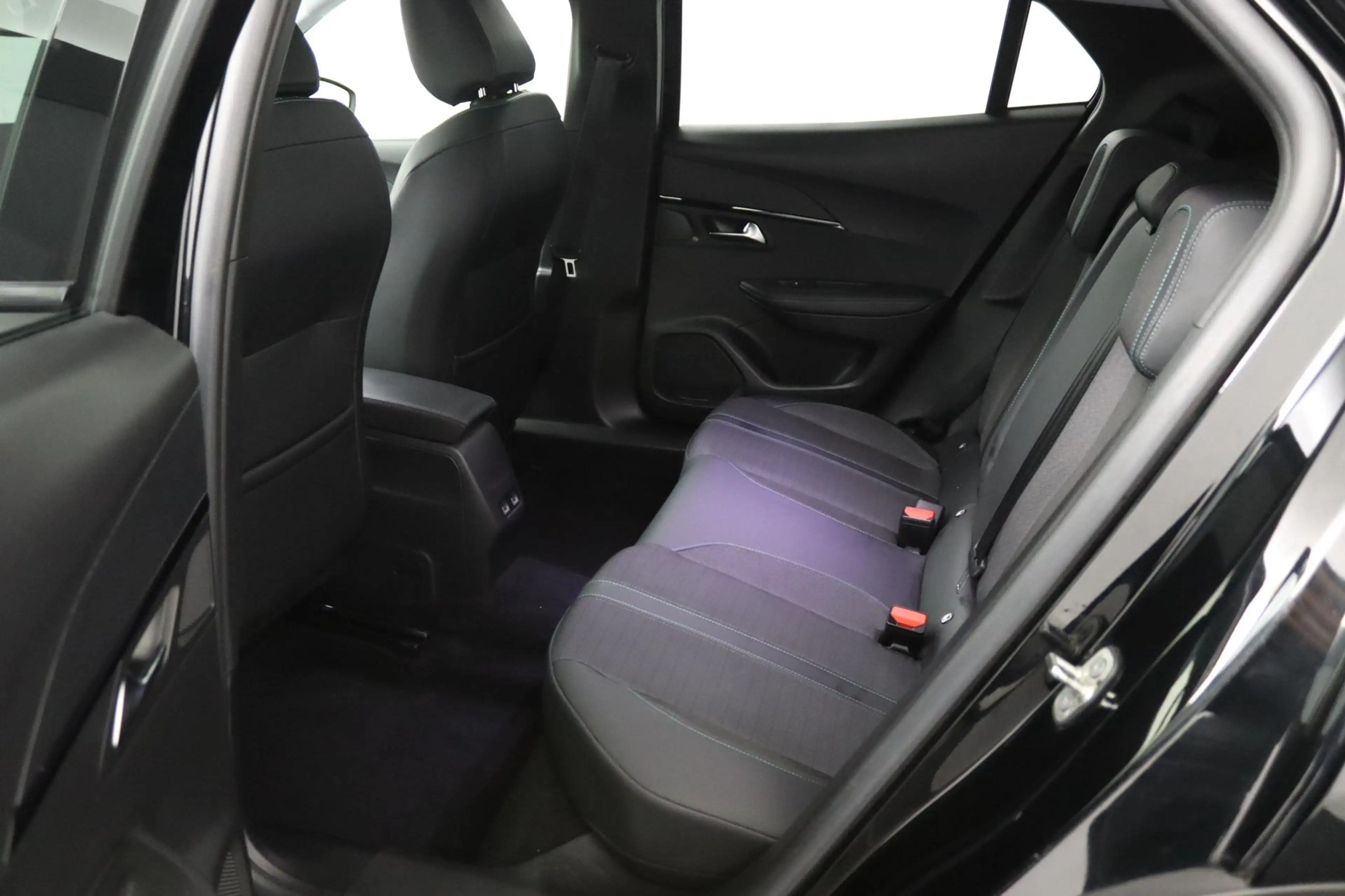Peugeot 2008 1.2 PureTech Allure*ACC*ECC*NAVI*CAM*LED*AUT*VOL* — photo 13