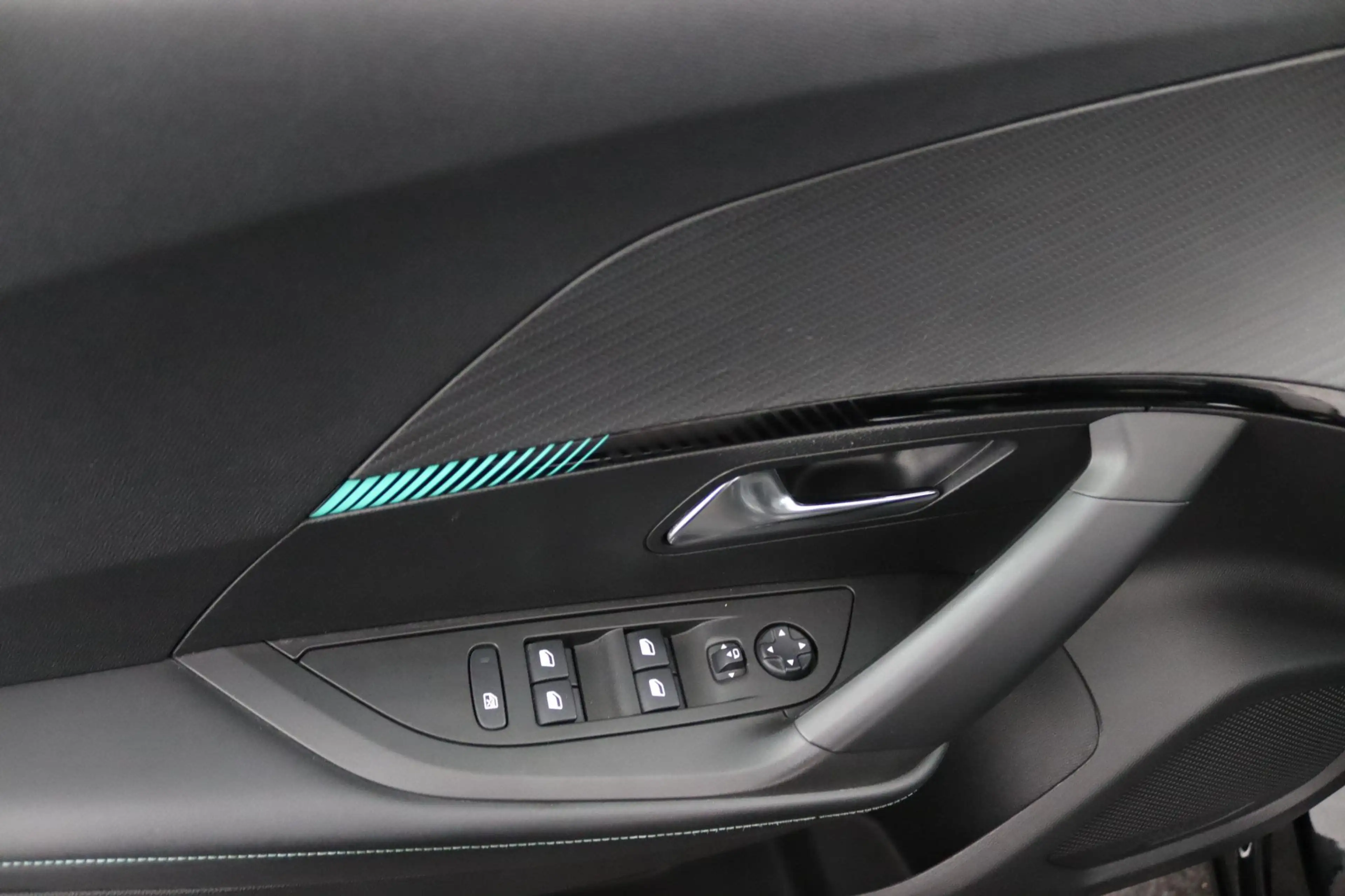 Peugeot 2008 1.2 PureTech Allure*ACC*ECC*NAVI*CAM*LED*AUT*VOL* — photo 26