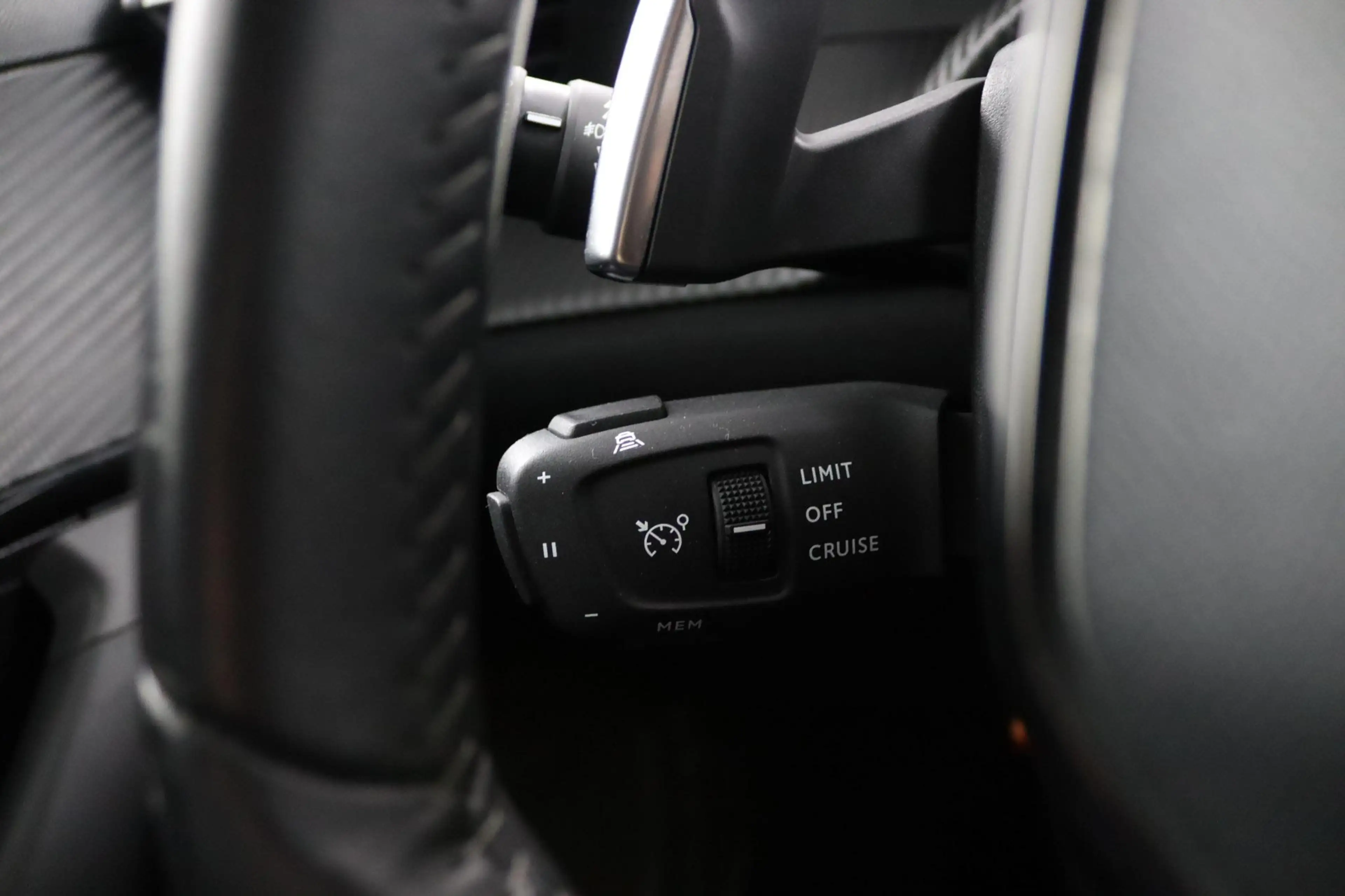 Peugeot 2008 1.2 PureTech Allure*ACC*ECC*NAVI*CAM*LED*AUT*VOL* — photo 7