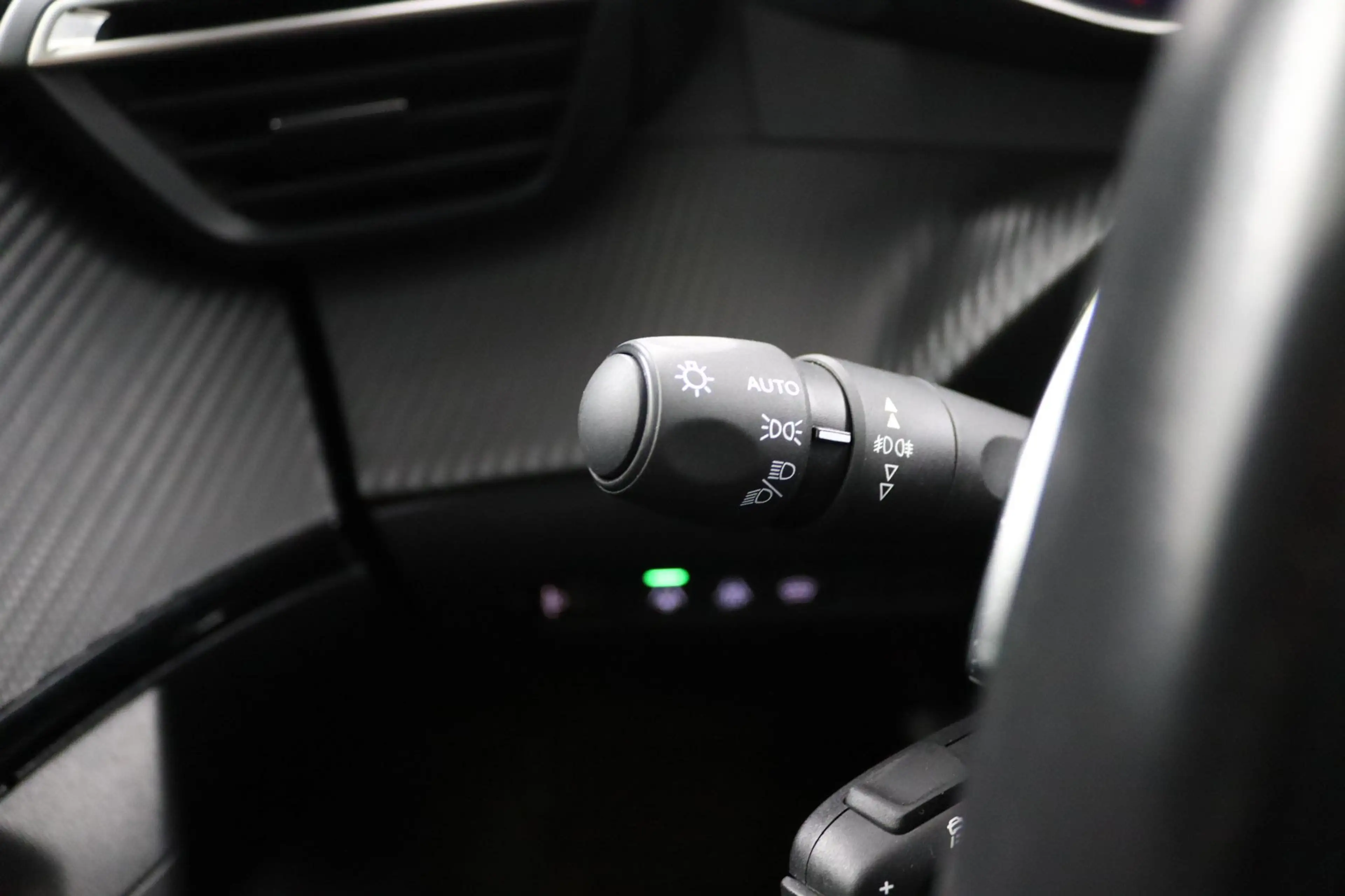 Peugeot 2008 1.2 PureTech Allure*ACC*ECC*NAVI*CAM*LED*AUT*VOL* — photo 28