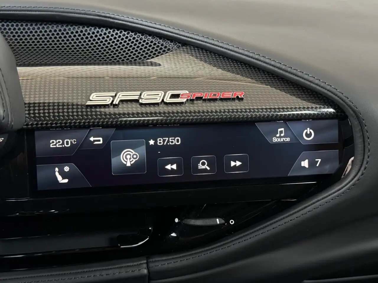 Ferrari SF90 Spider снимка Ferrari SF90 Spider