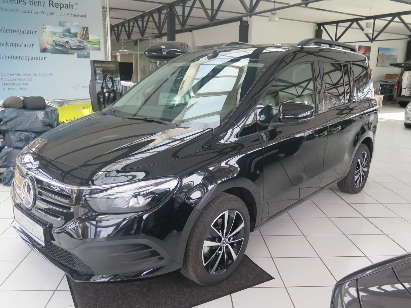 Mercedes-Benz EQT 200 PremiumPlus LED Kamera Winter-Paket Negro - 1