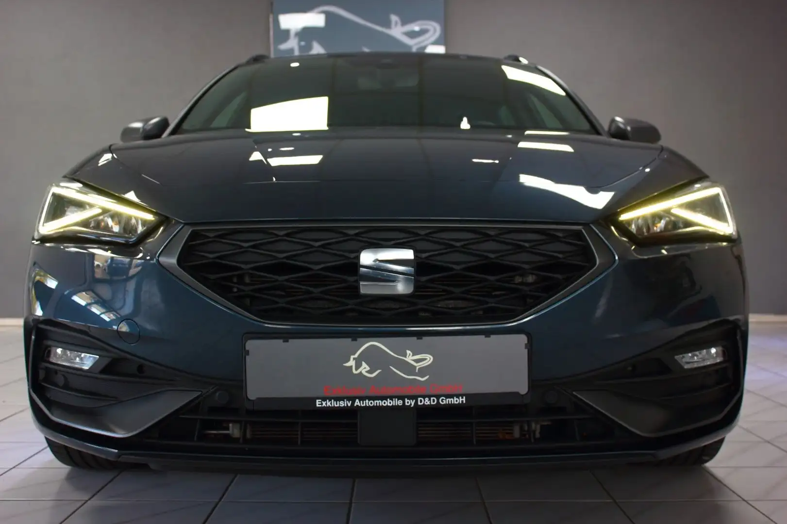 SEAT Leon 1.5 eTSI FR DSG ST~DEUTSCH+UNFALLFREI+AHK~2 Grau - 2