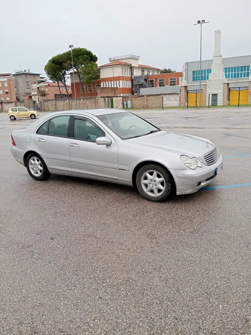 Mercedes-Benz C 220 Classe C - W203 2000 Berlina cdi Elegance Argento - 2