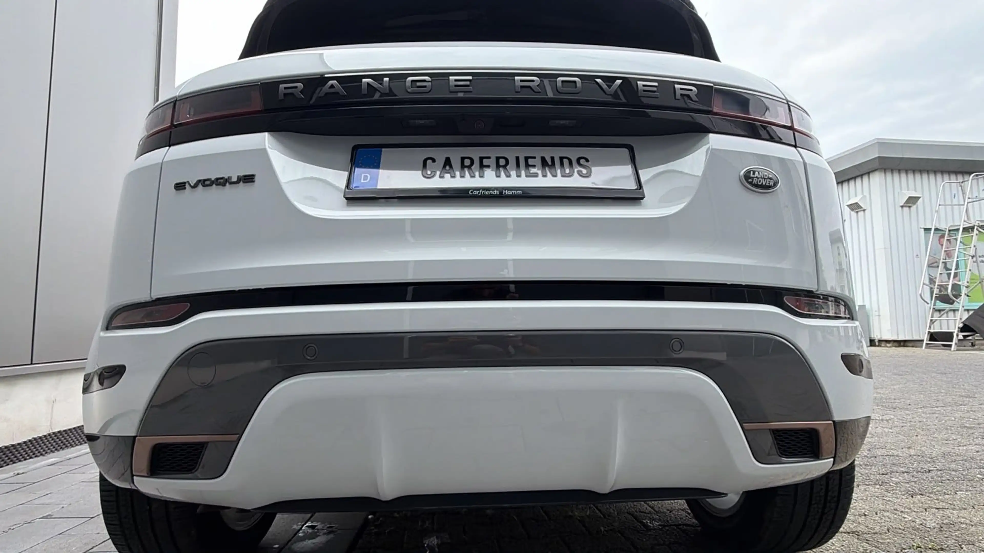 Land Rover Range Rover Evoque R-Dynamic SE — photo 10