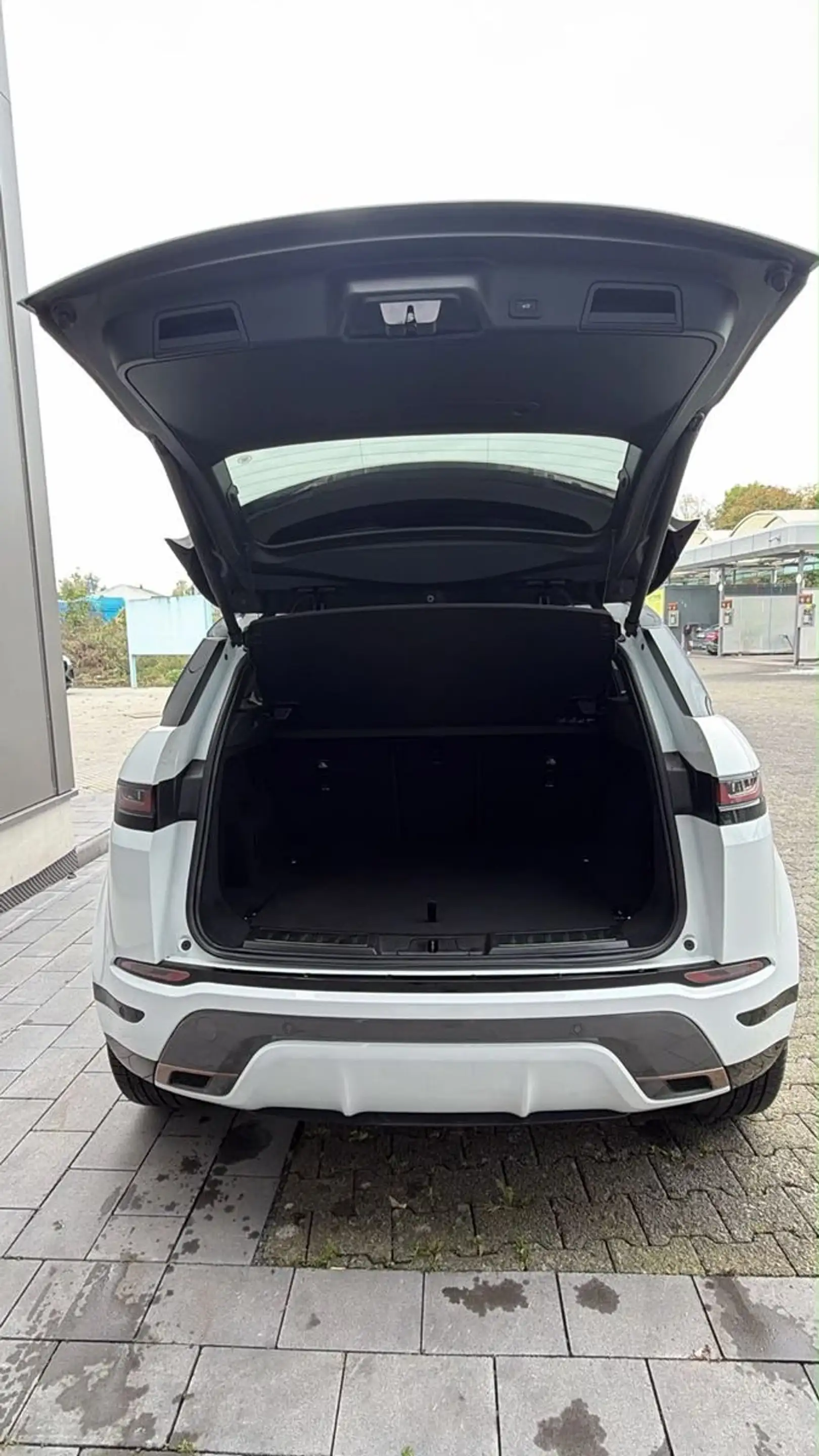 Land Rover Range Rover Evoque R-Dynamic SE — photo 11