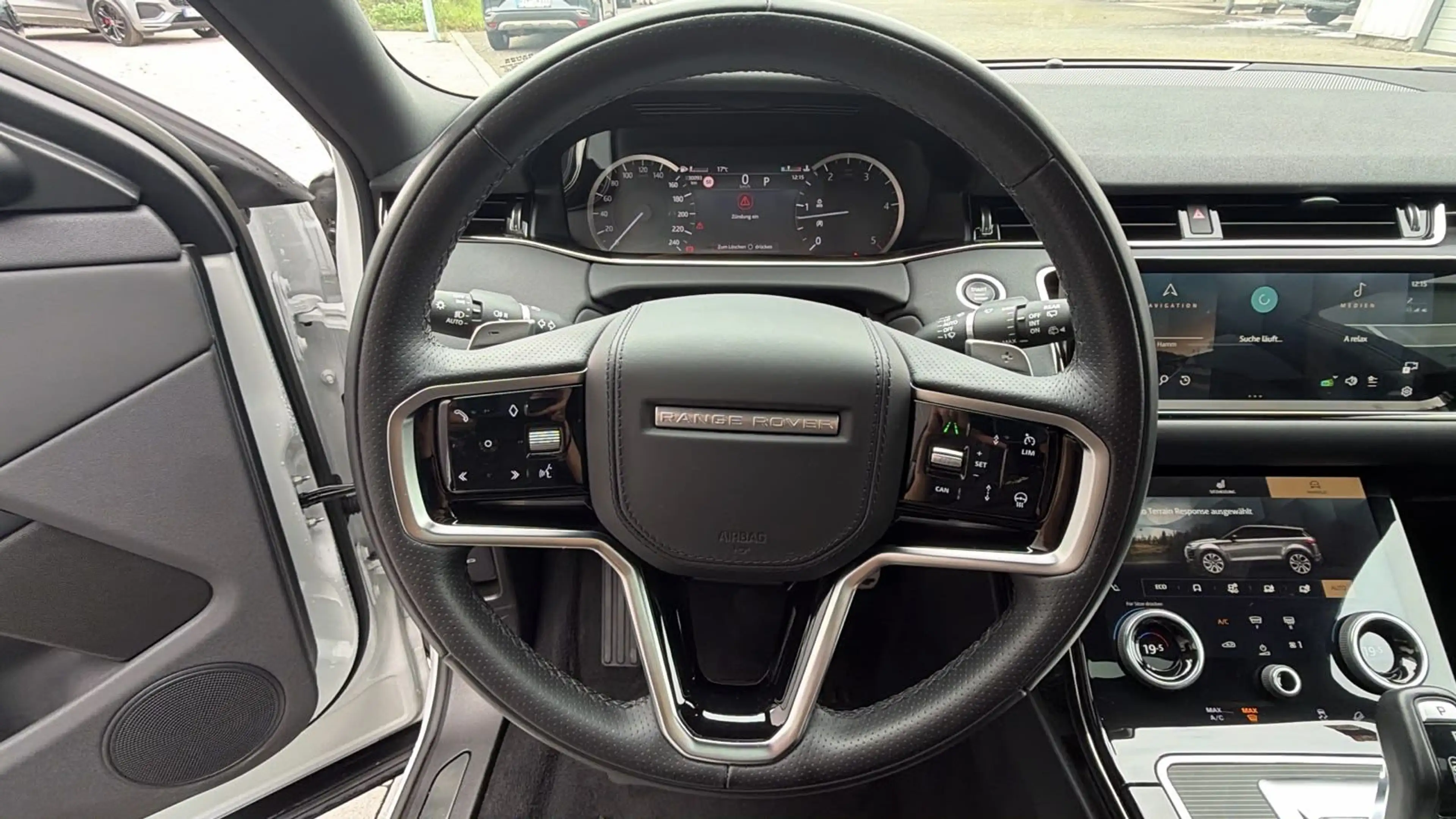 Land Rover Range Rover Evoque R-Dynamic SE — photo 15