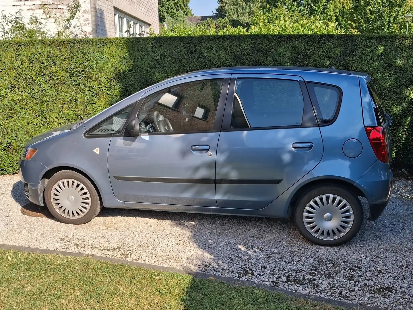 Mitsubishi Colt Colt 1.1i Bleu - 1