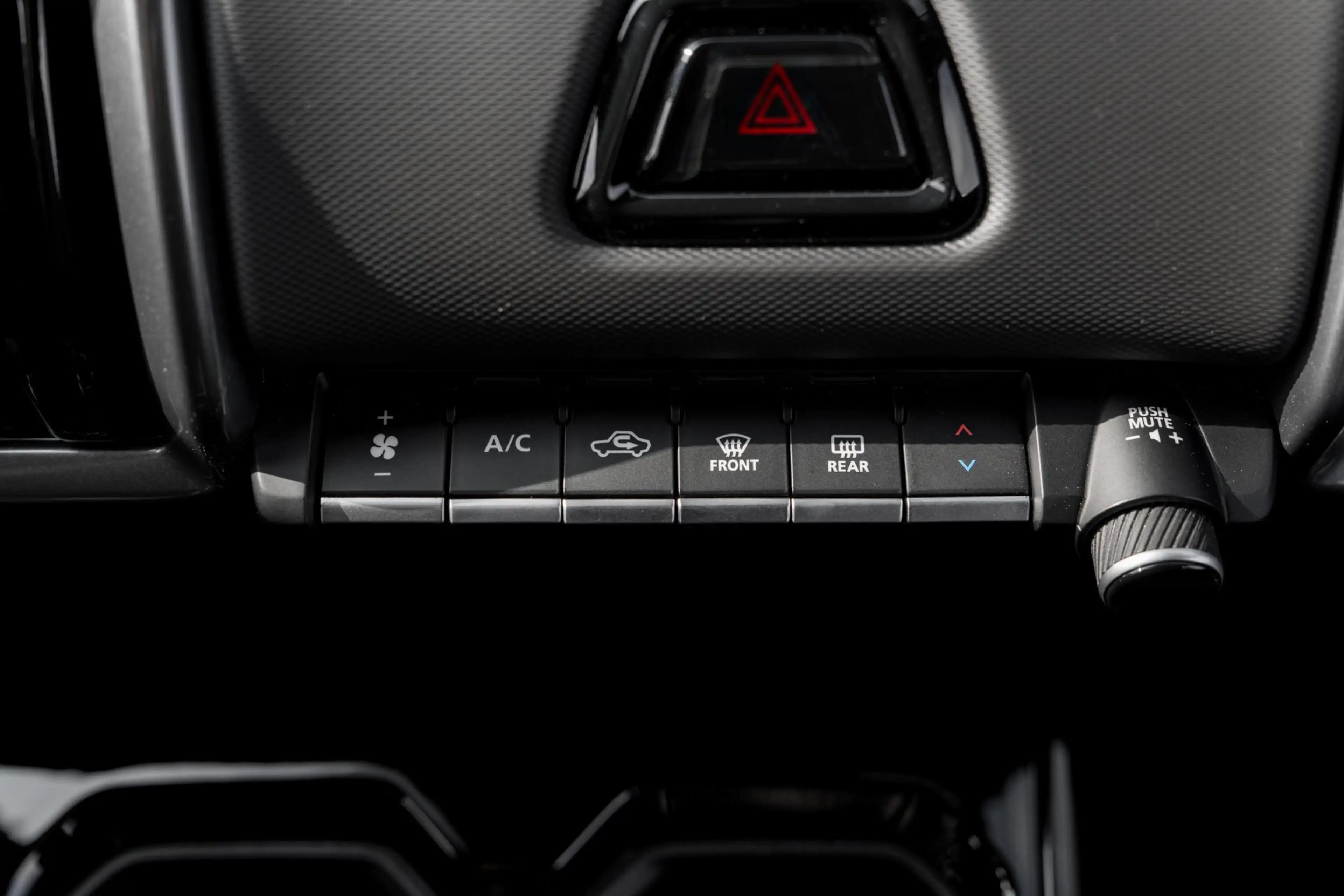Toyota Urban Cruiser Dynamic 61 kWh — photo 23