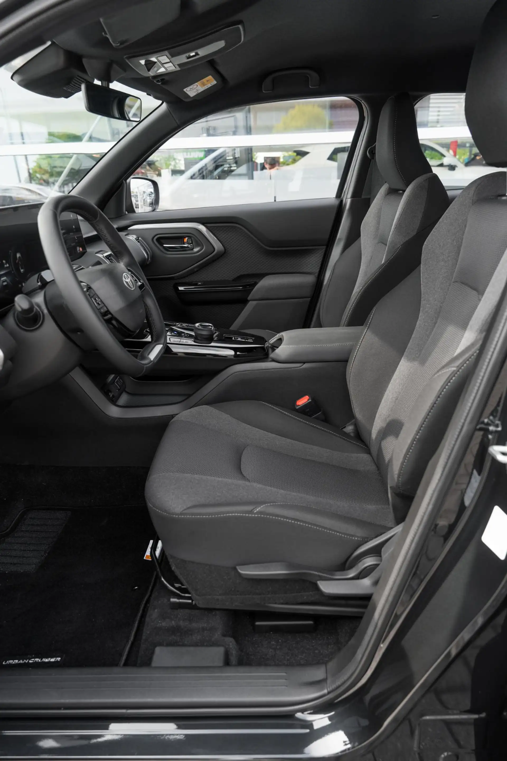 Toyota Urban Cruiser Dynamic 61 kWh — photo 11