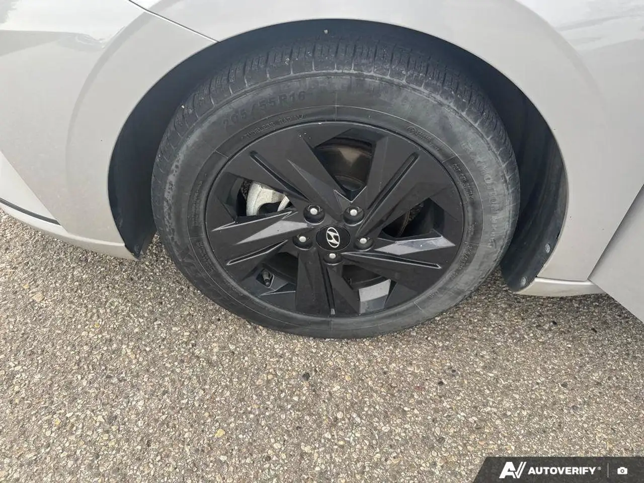 Hyundai ELANTRA снимка Hyundai ELANTRA