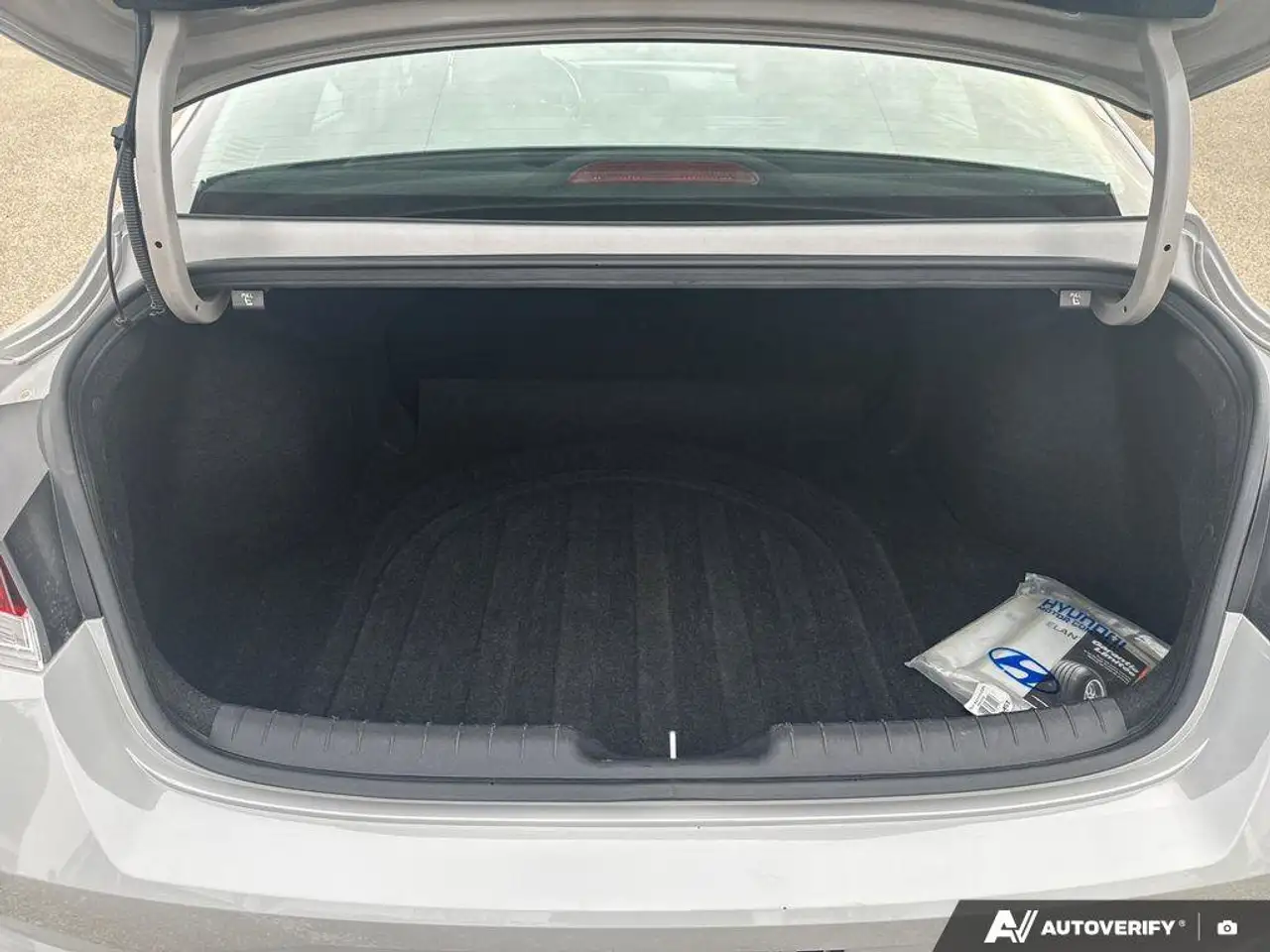 Hyundai ELANTRA снимка Hyundai ELANTRA