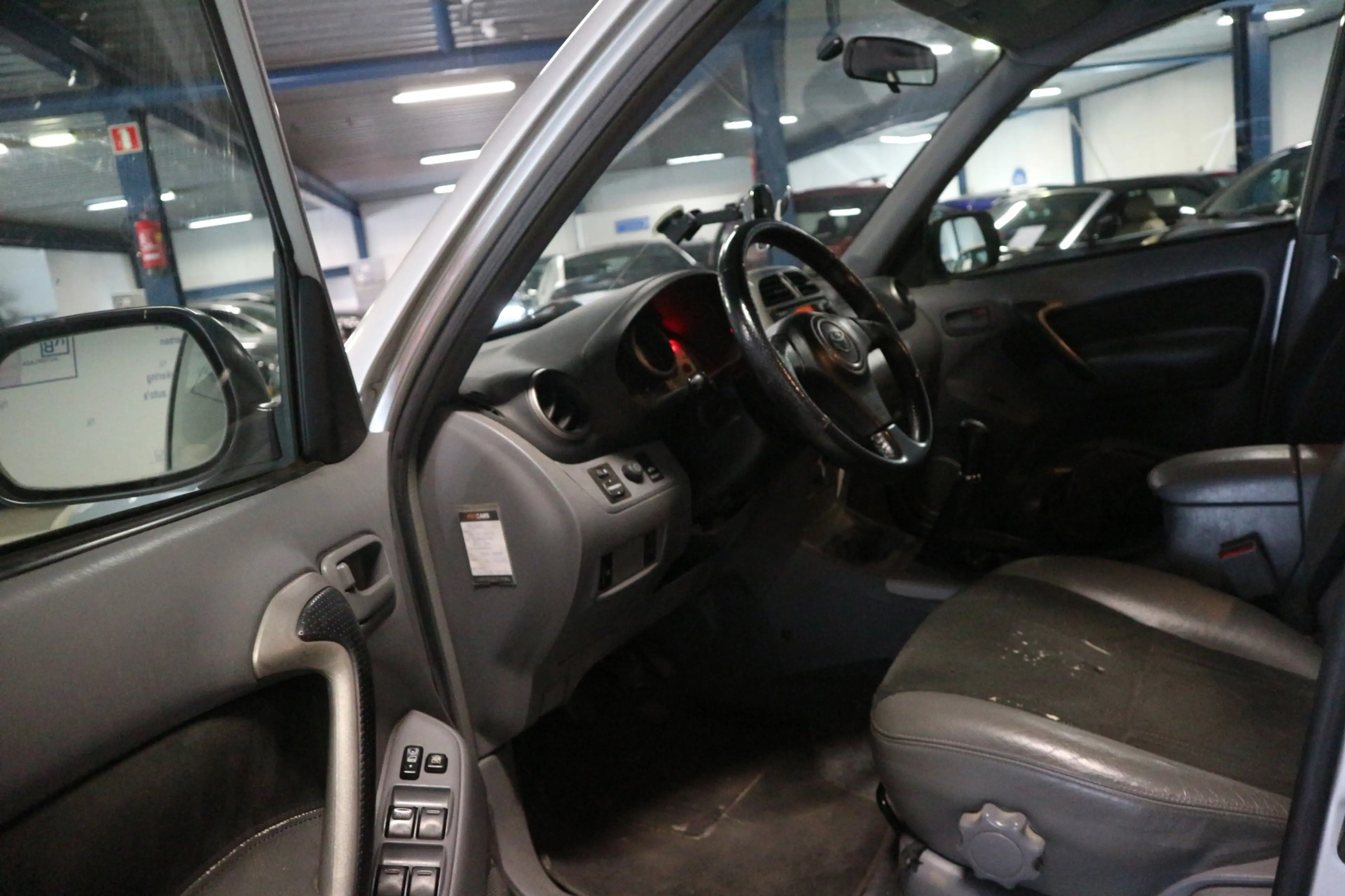 Toyota RAV 4 1.8-16V VVT-i Luna / AIRCO / 5 DEURS / LEUK ! ! ! — photo 4