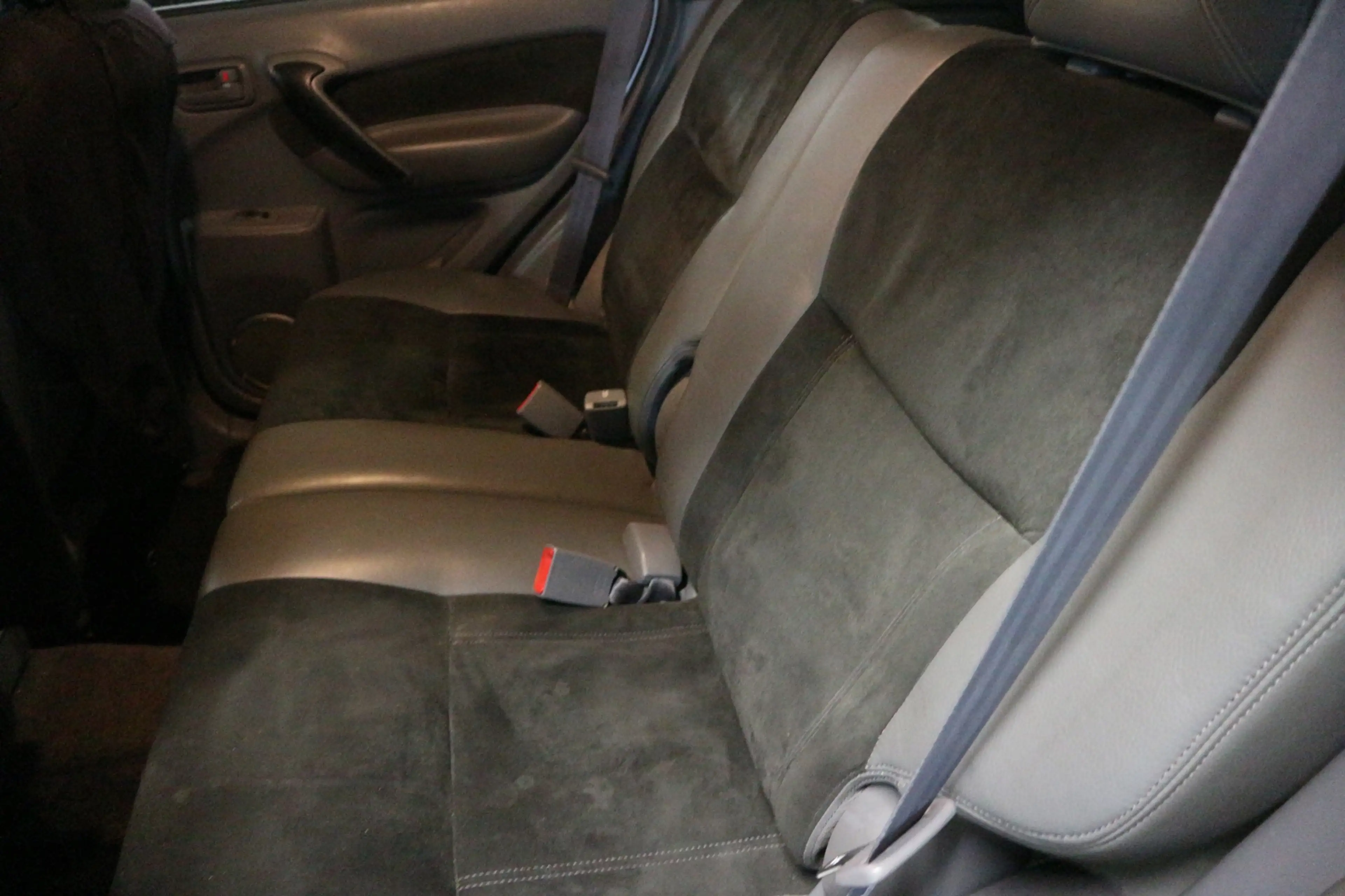 Toyota RAV 4 1.8-16V VVT-i Luna / AIRCO / 5 DEURS / LEUK ! ! ! — photo 6
