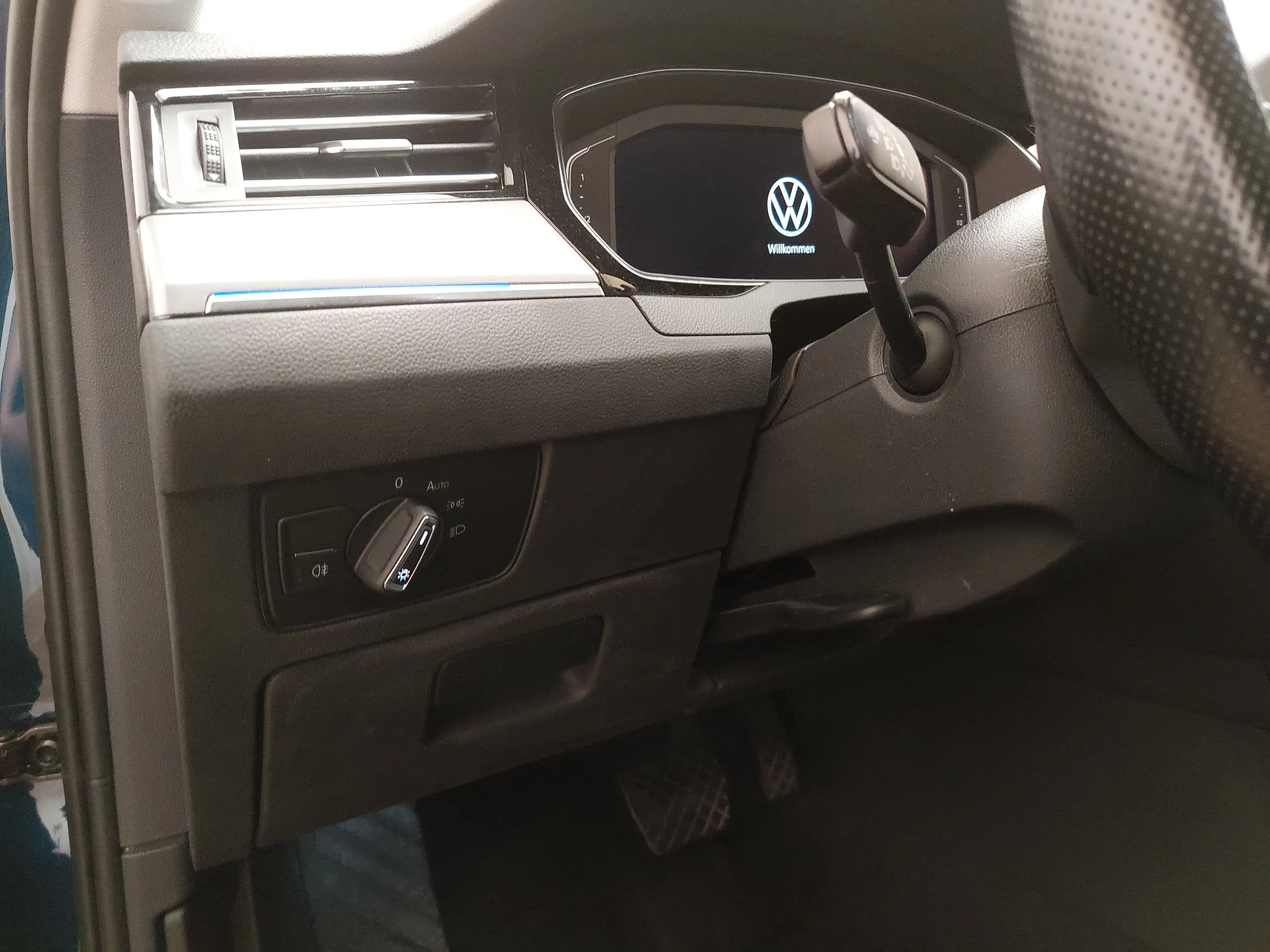 Volkswagen Passat Variant GTE 1.4 TSI Navi LED DC Pano AHK — photo 7