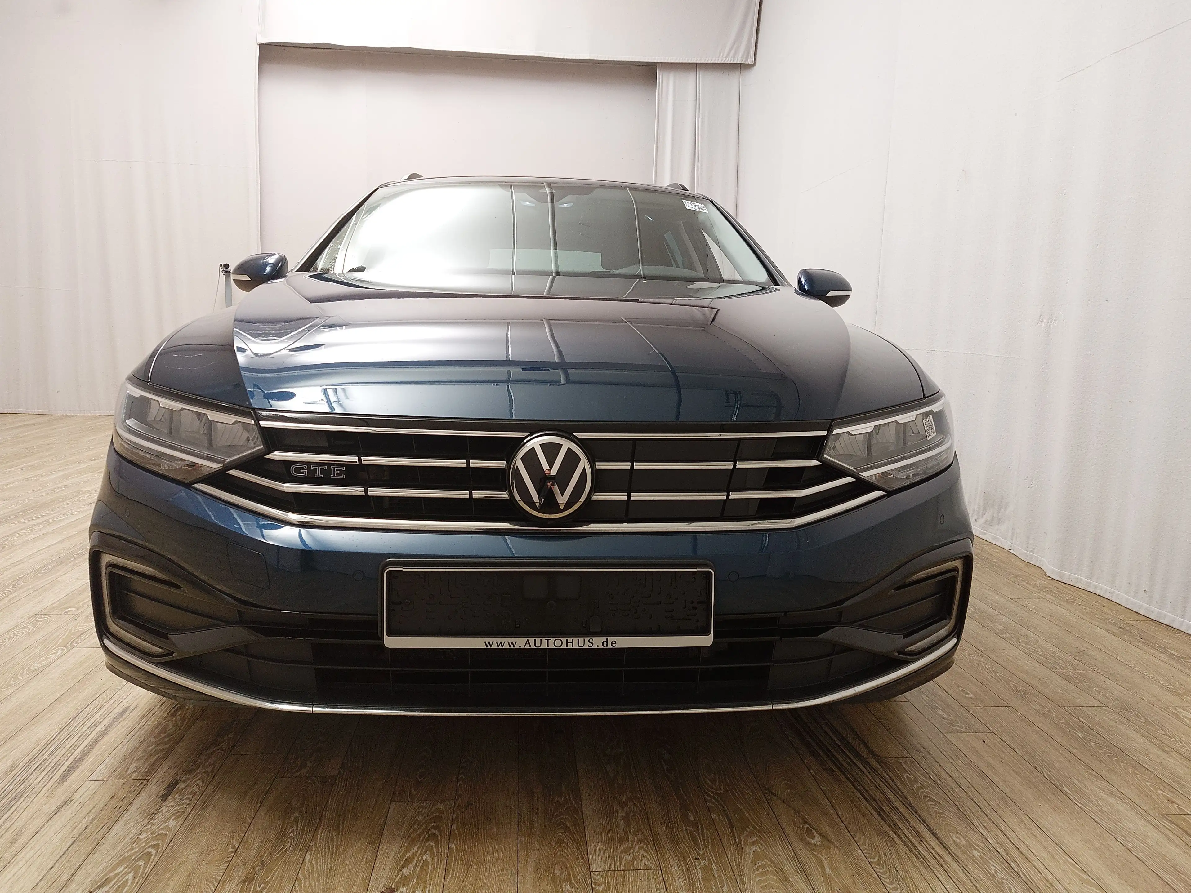 Volkswagen Passat Variant GTE 1.4 TSI Navi LED DC Pano AHK — photo 9