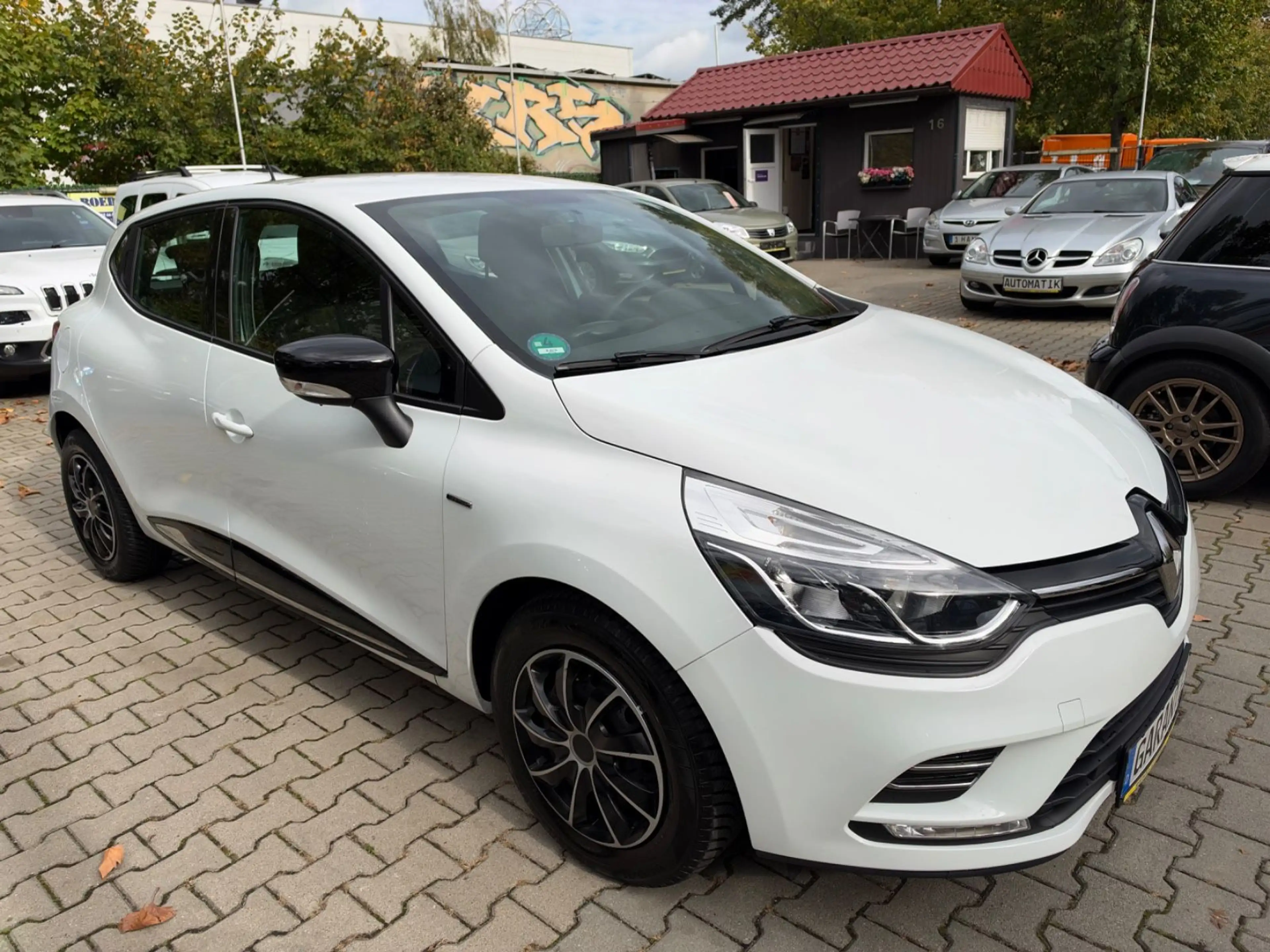 Renault Clio IV Limited 1.HANF *WENIG KM* — photo 9