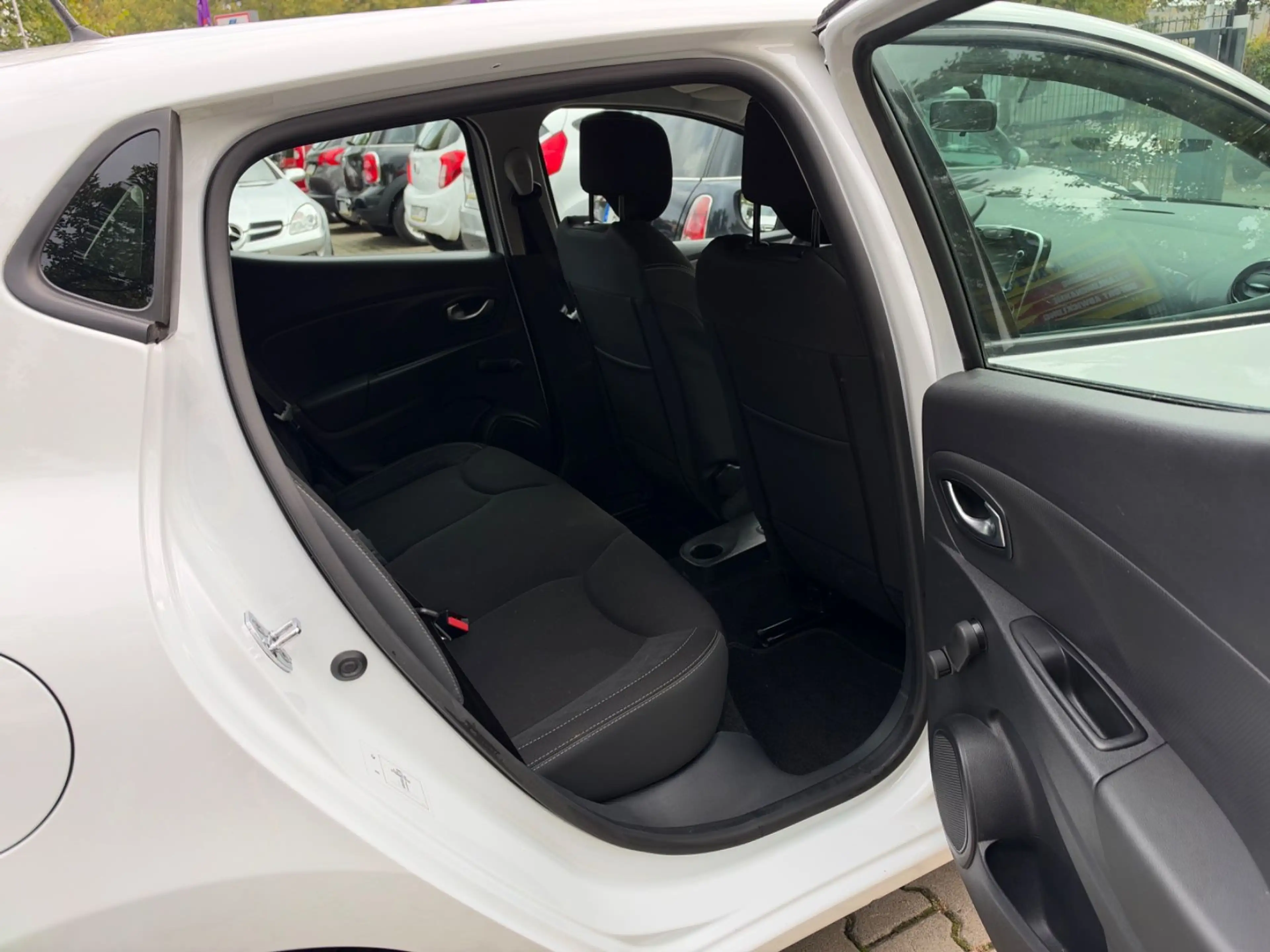 Renault Clio IV Limited 1.HANF *WENIG KM* — photo 10