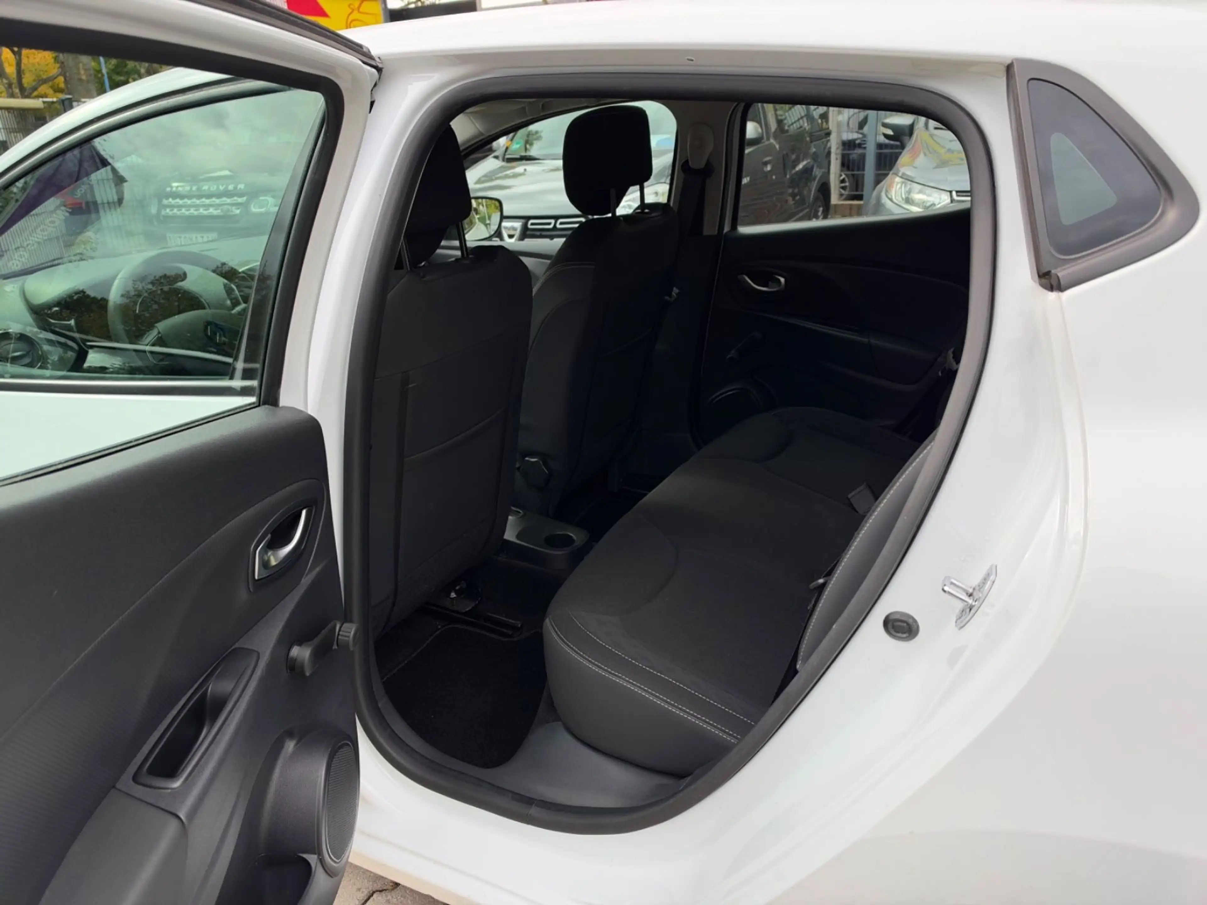 Renault Clio IV Limited 1.HANF *WENIG KM* — photo 12