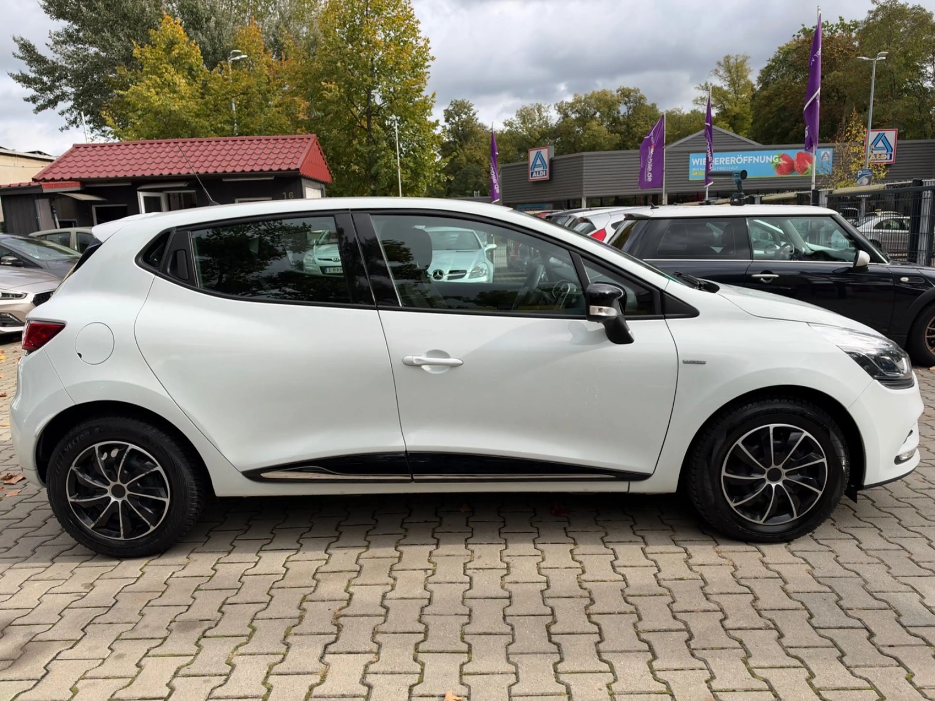 Renault Clio IV Limited 1.HANF *WENIG KM* — photo 4