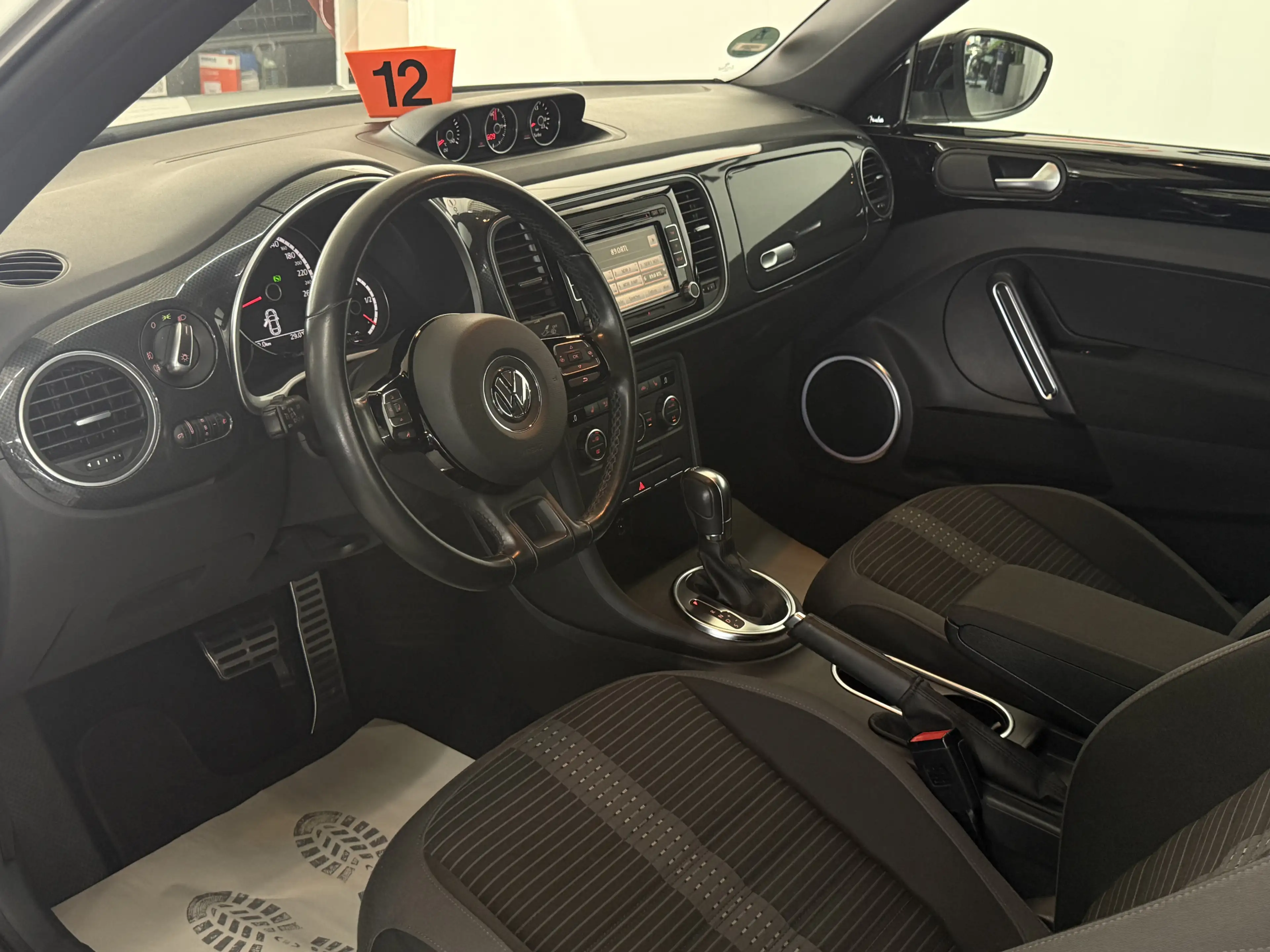 Volkswagen Beetle Sport 2.0 TSI DSG Fender Xenon HU&Service — photo 15