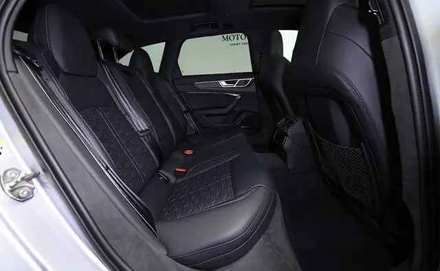 Audi RS6 view 12