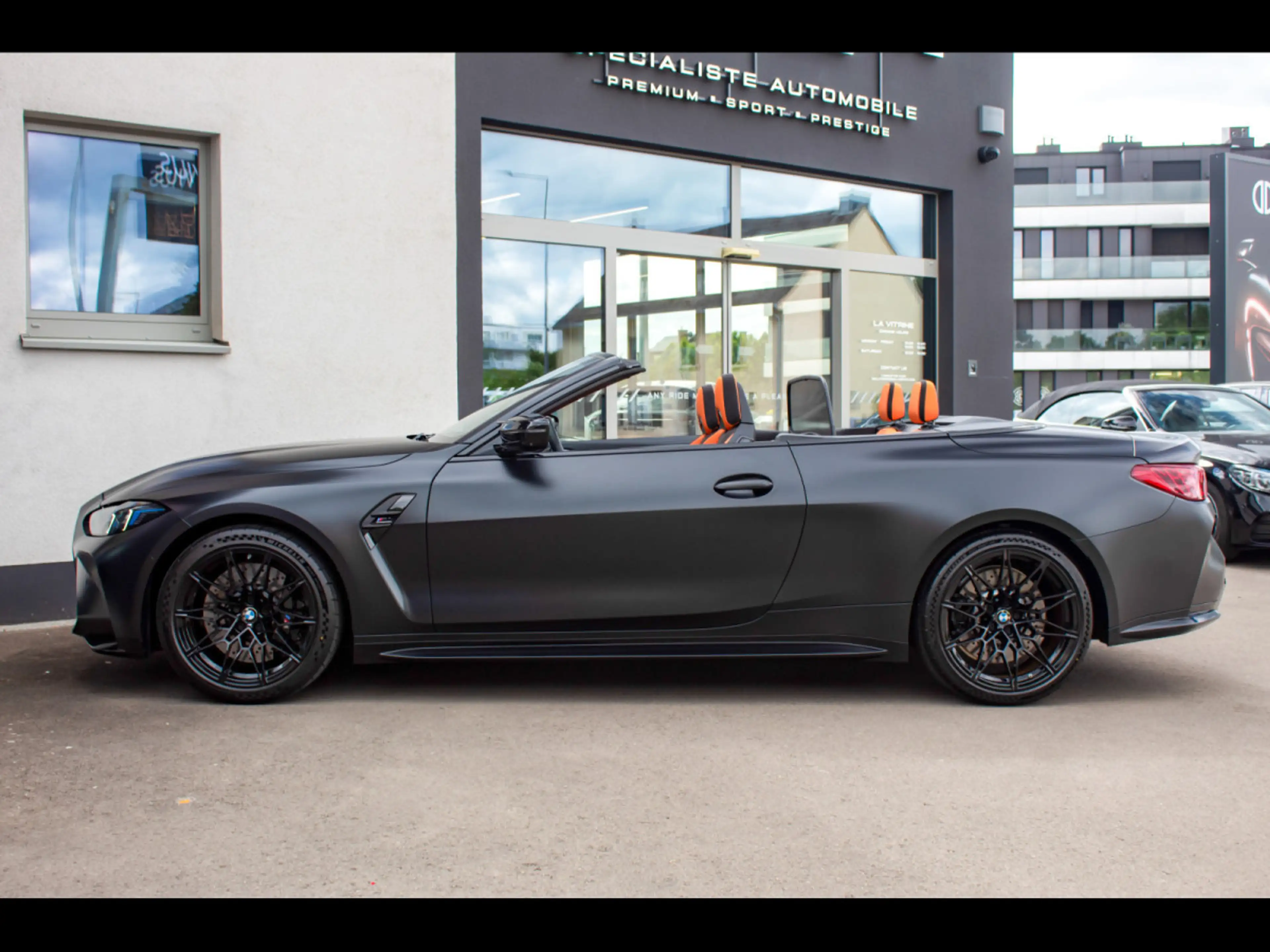BMW M4 COMPETITION M XDRIVE CABRIOLET°FROZEN BLACK°XPEL — photo 2