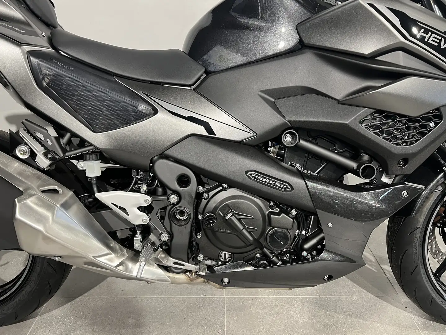 Kawasaki Z7 Hybrid Black - 2