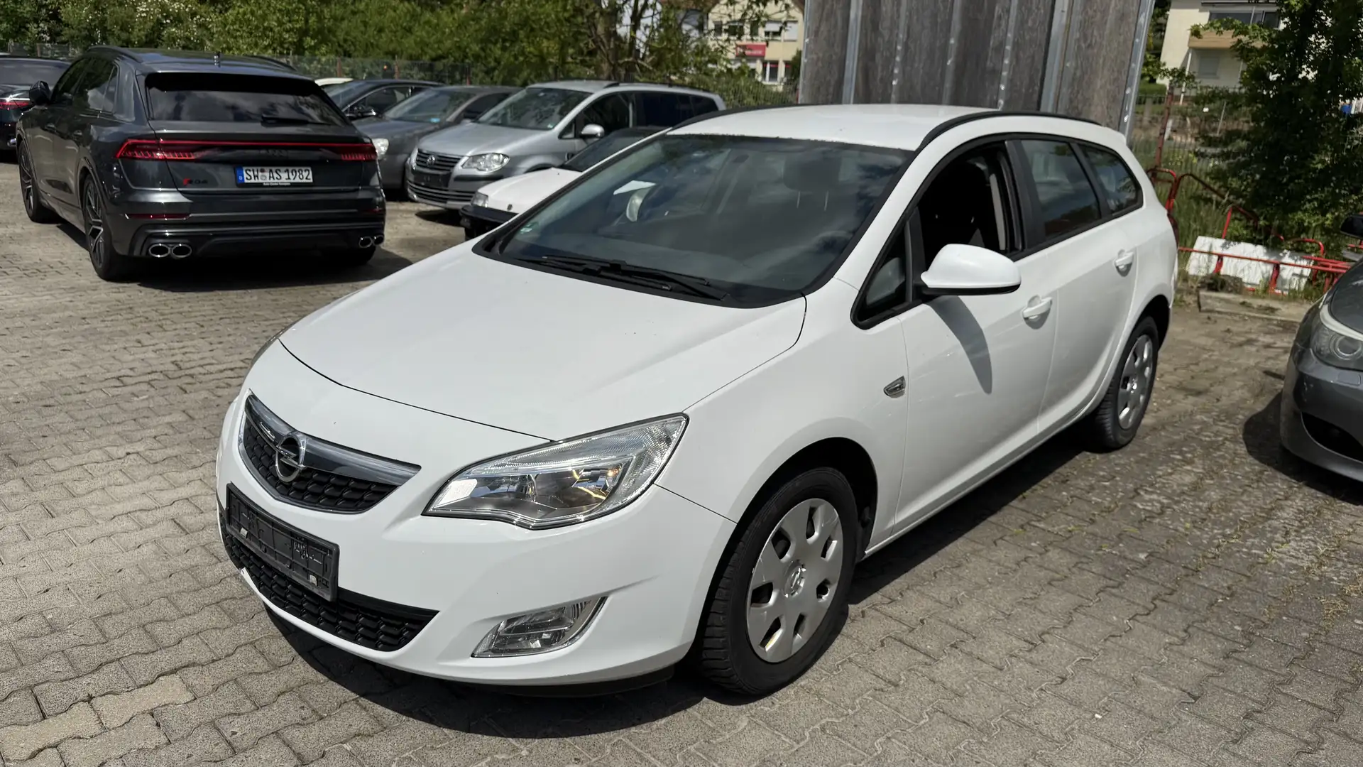 Opel Corsa Opel Astra Sports Tourer 1.7 CDTI Sport Wit - 1