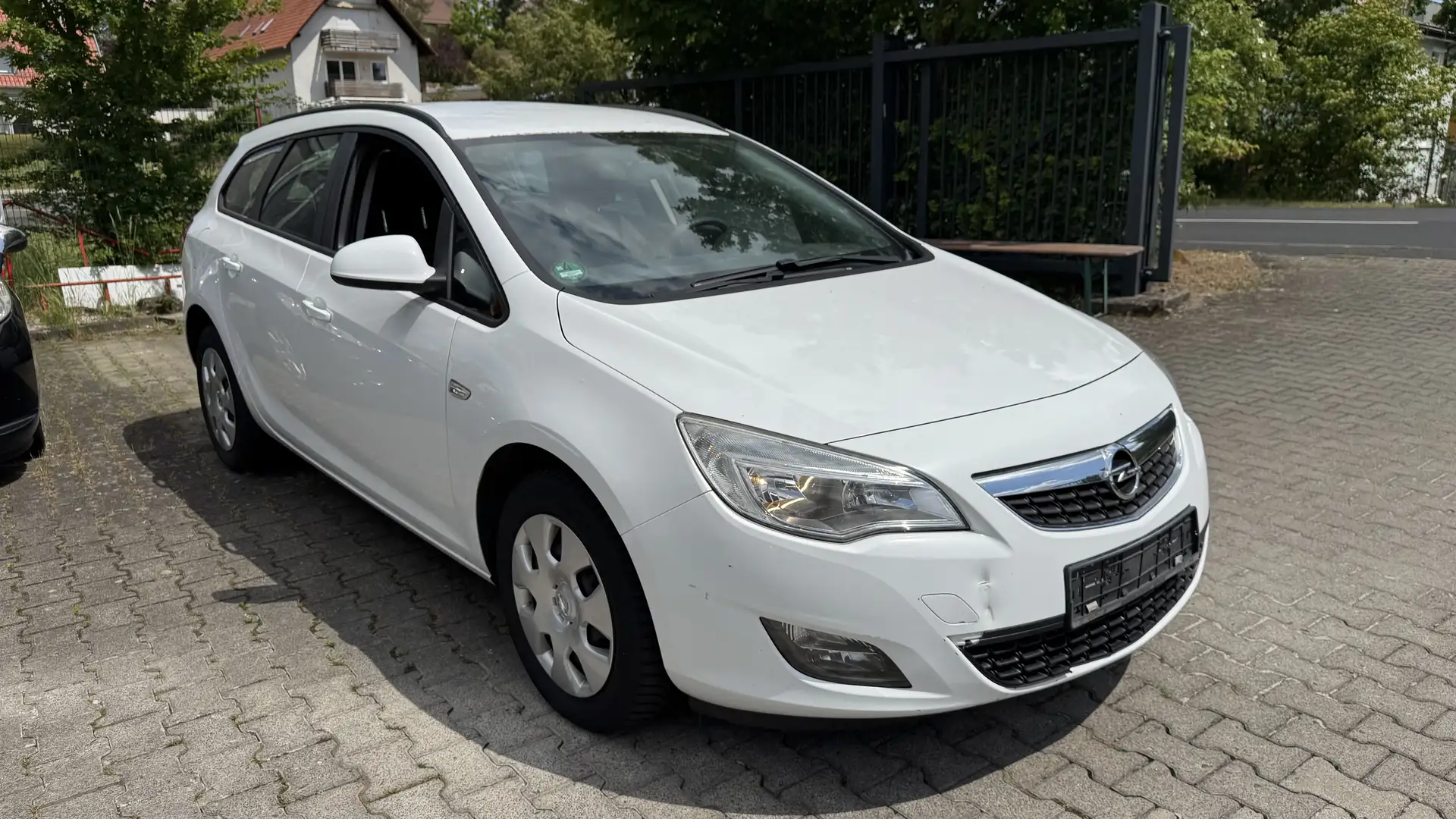 Opel Corsa Opel Astra Sports Tourer 1.7 CDTI Sport Wit - 2