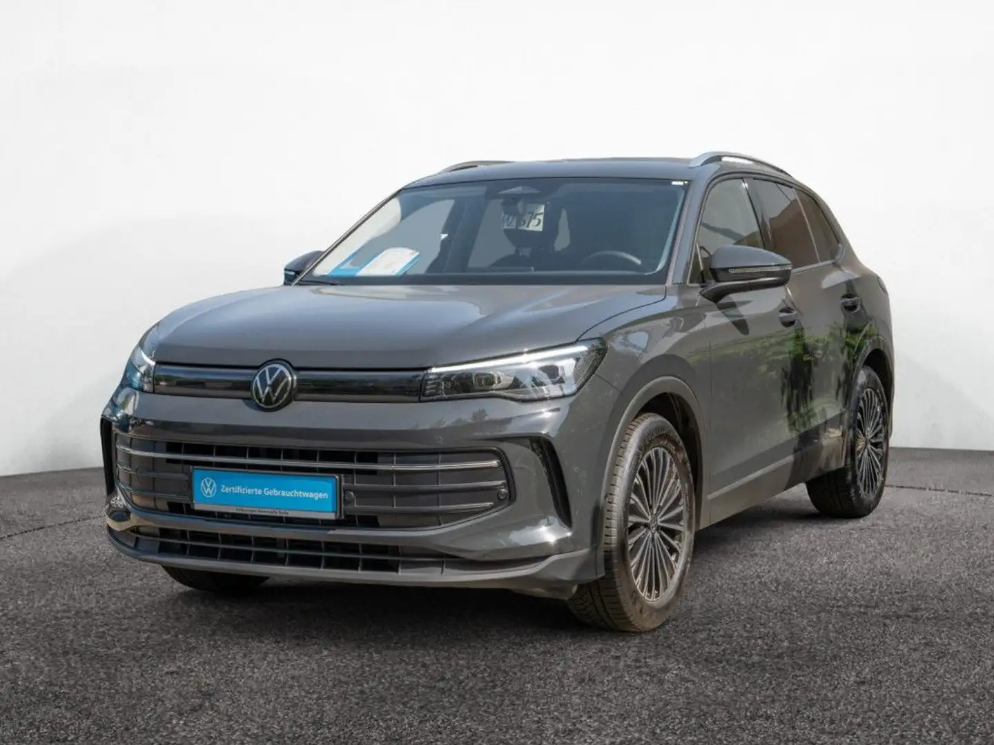 Volkswagen Tiguan 1.5 eTSI DSG Life Navi AHK R-Kam LED SHZ Grau - 2