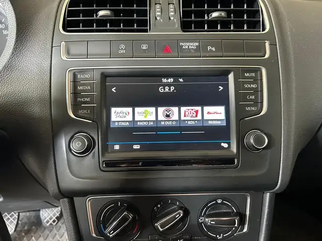 Volkswagen Polo view 11