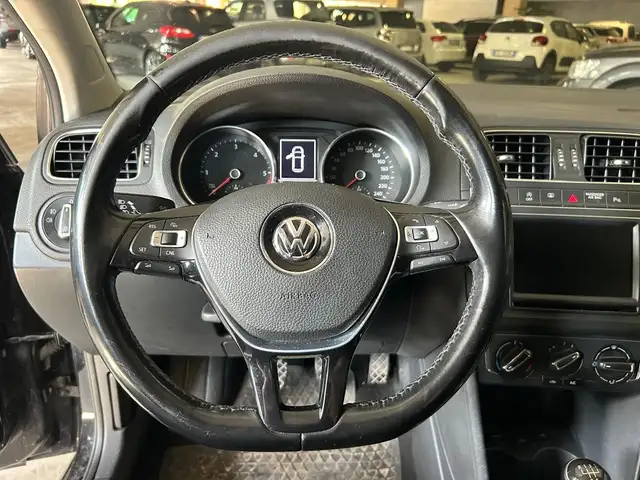 Volkswagen Polo view 10