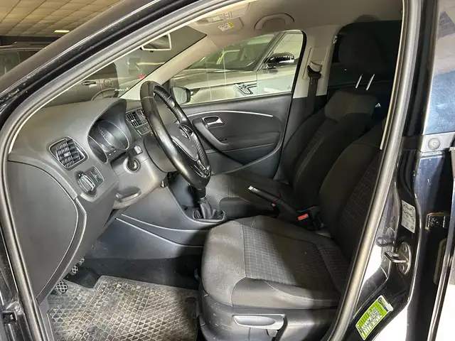 Volkswagen Polo view 6